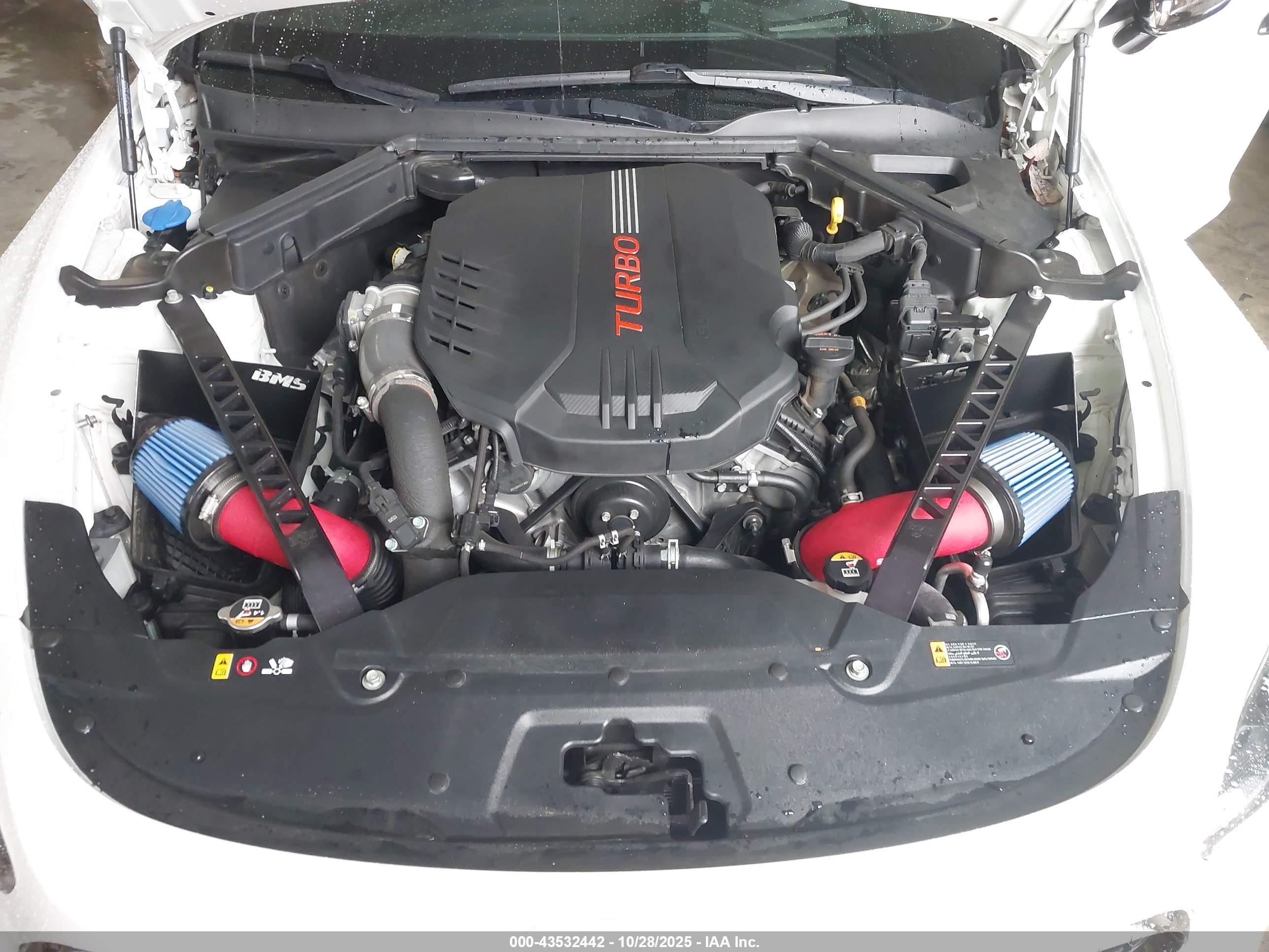 KIA STINGER image 10