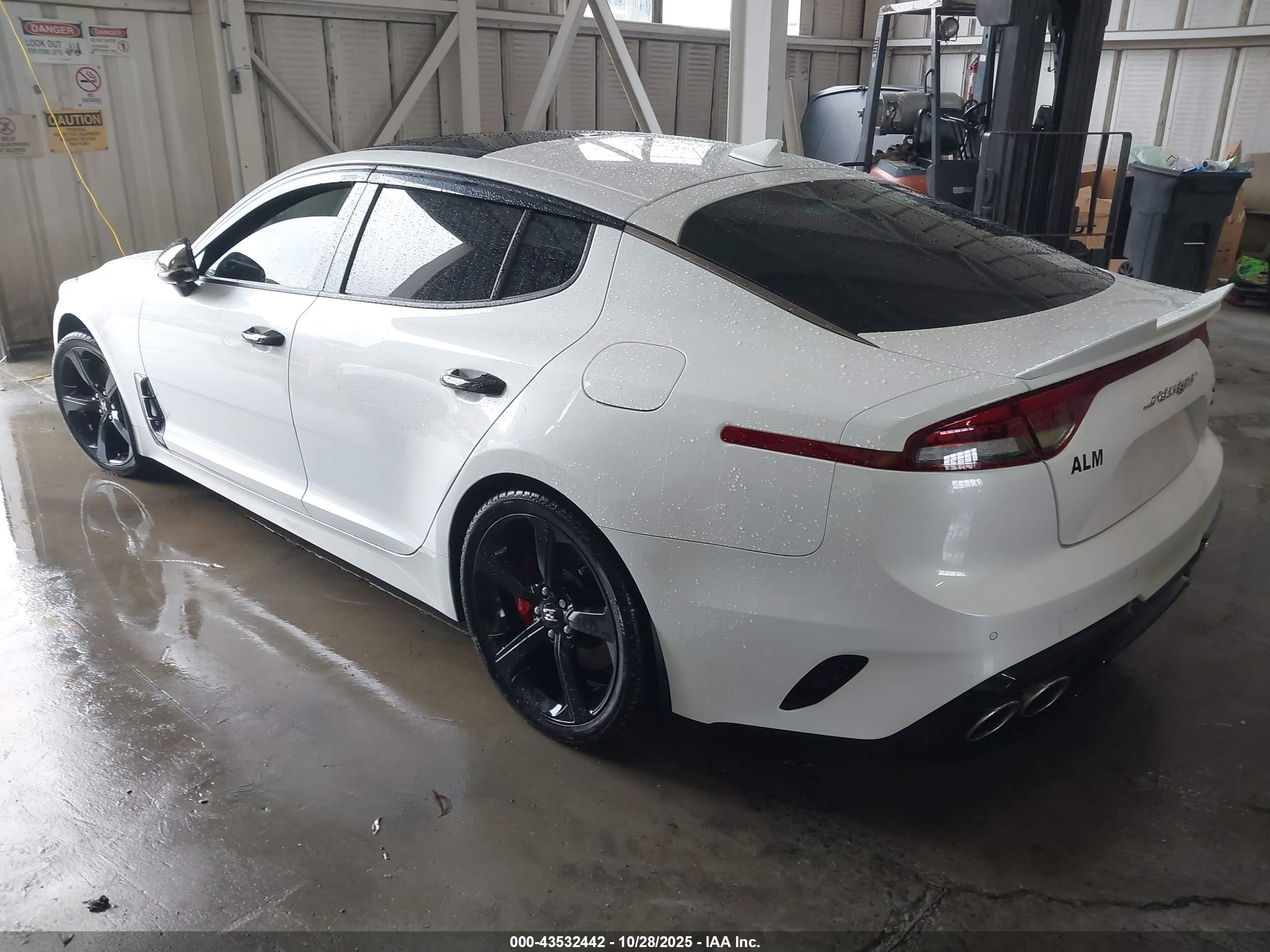 KIA STINGER image 3
