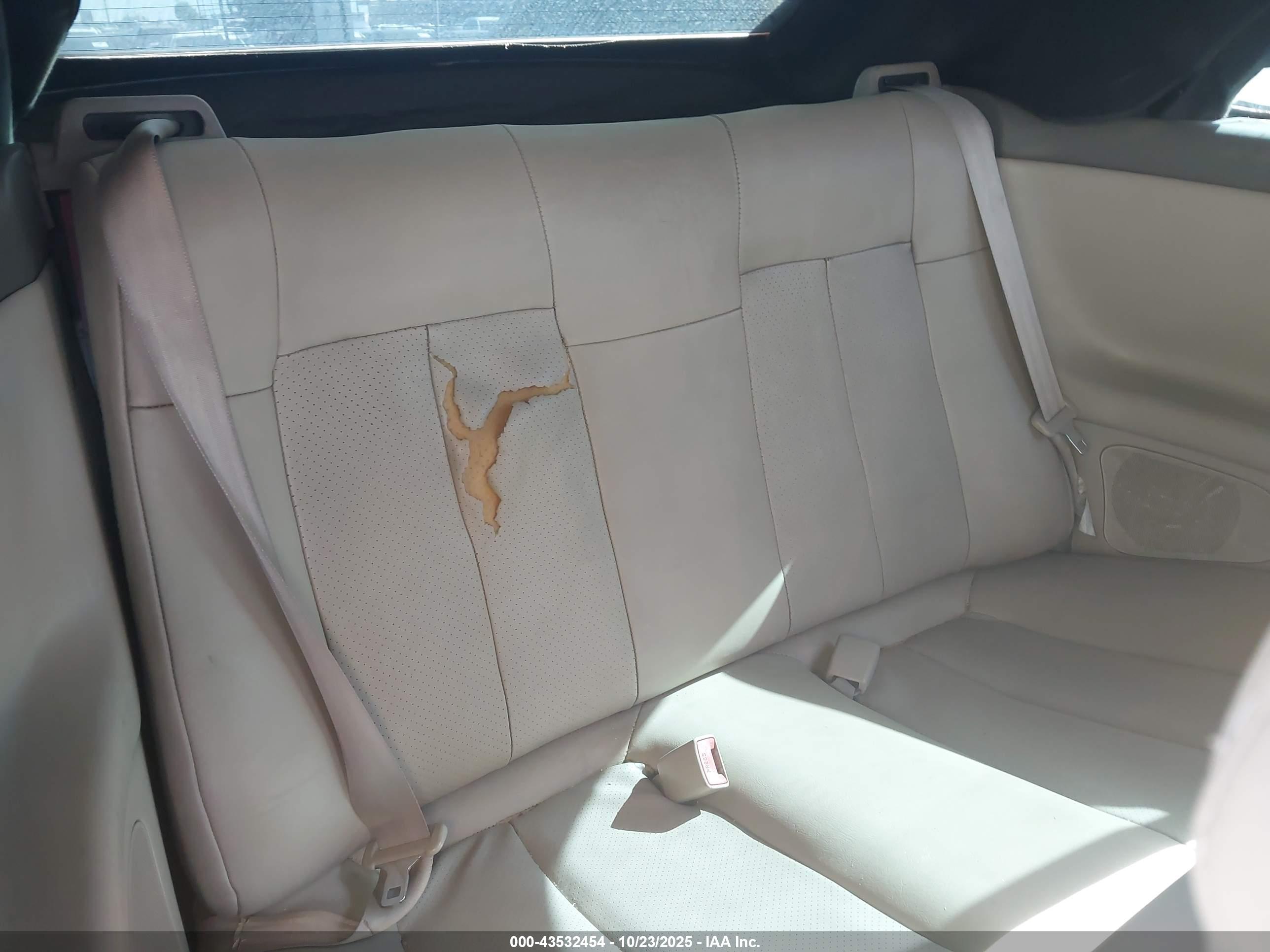 TOYOTA CAMRY image 8