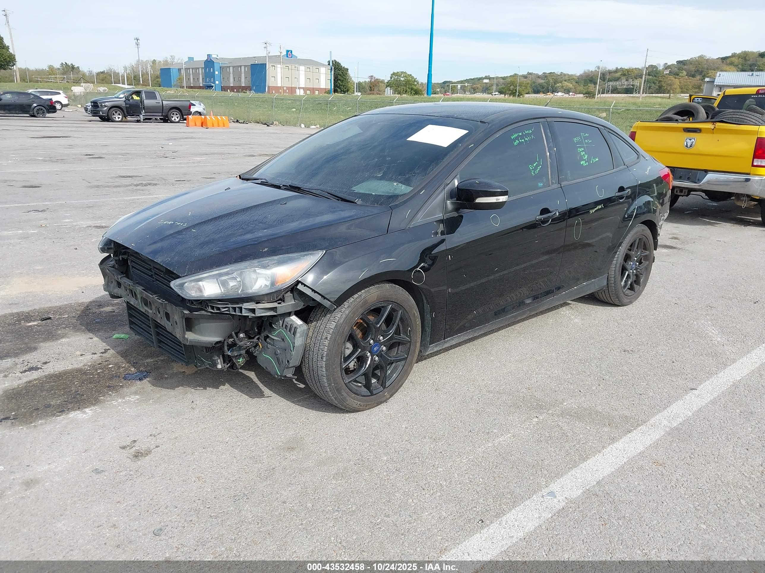FORD FOCUS image 2