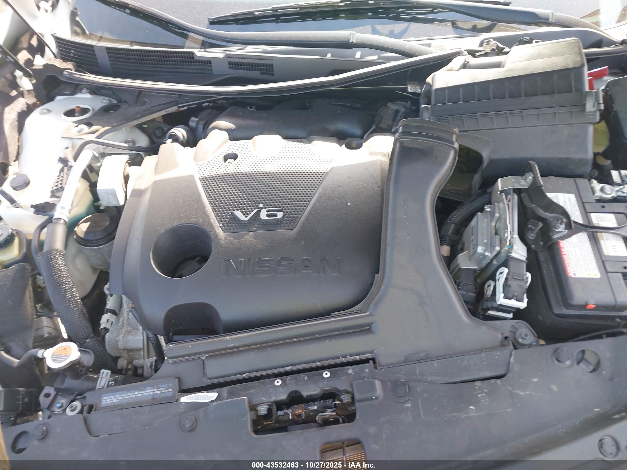 NISSAN MAXIMA image 10