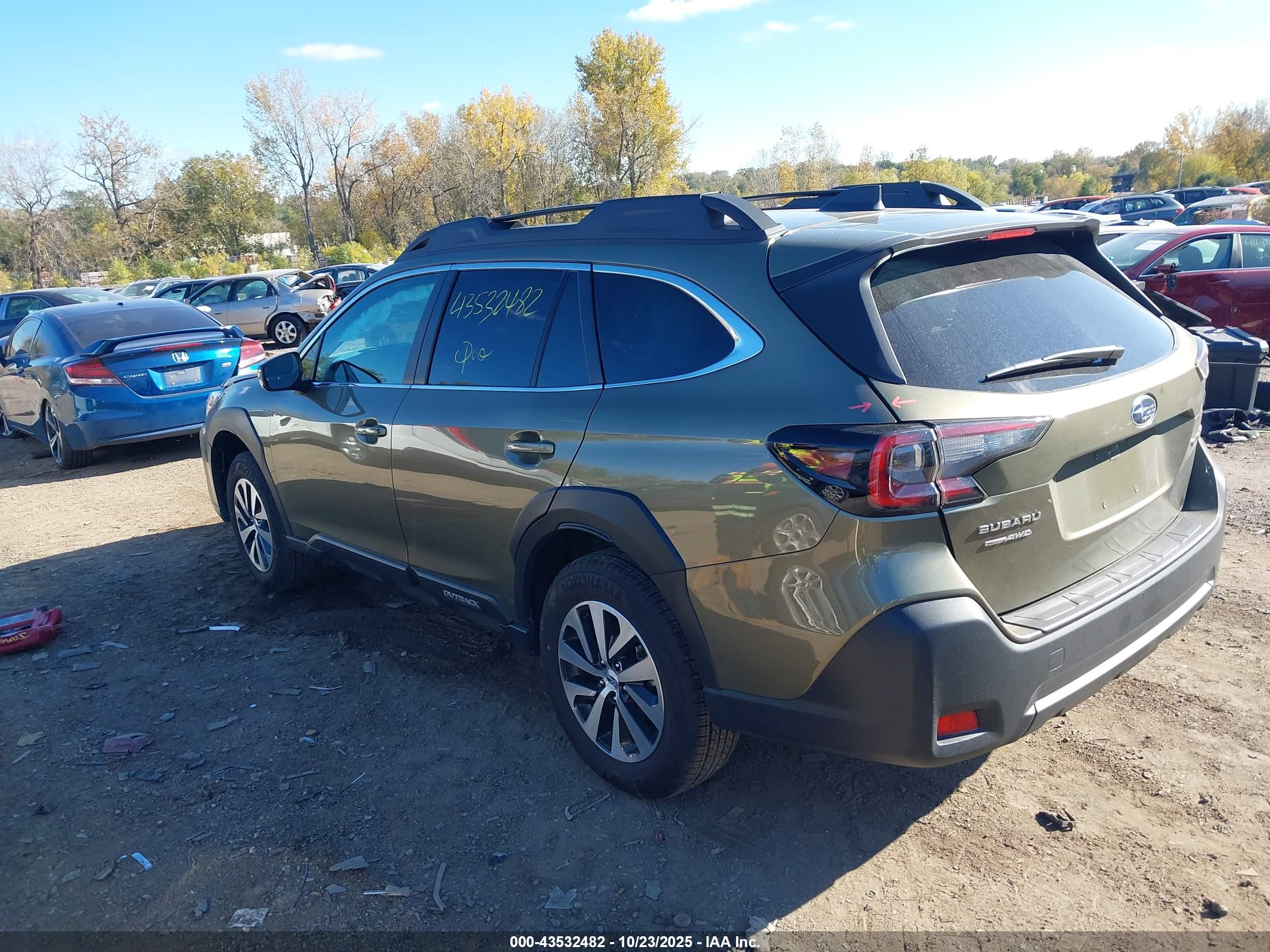 SUBARU OUTBACK image 3