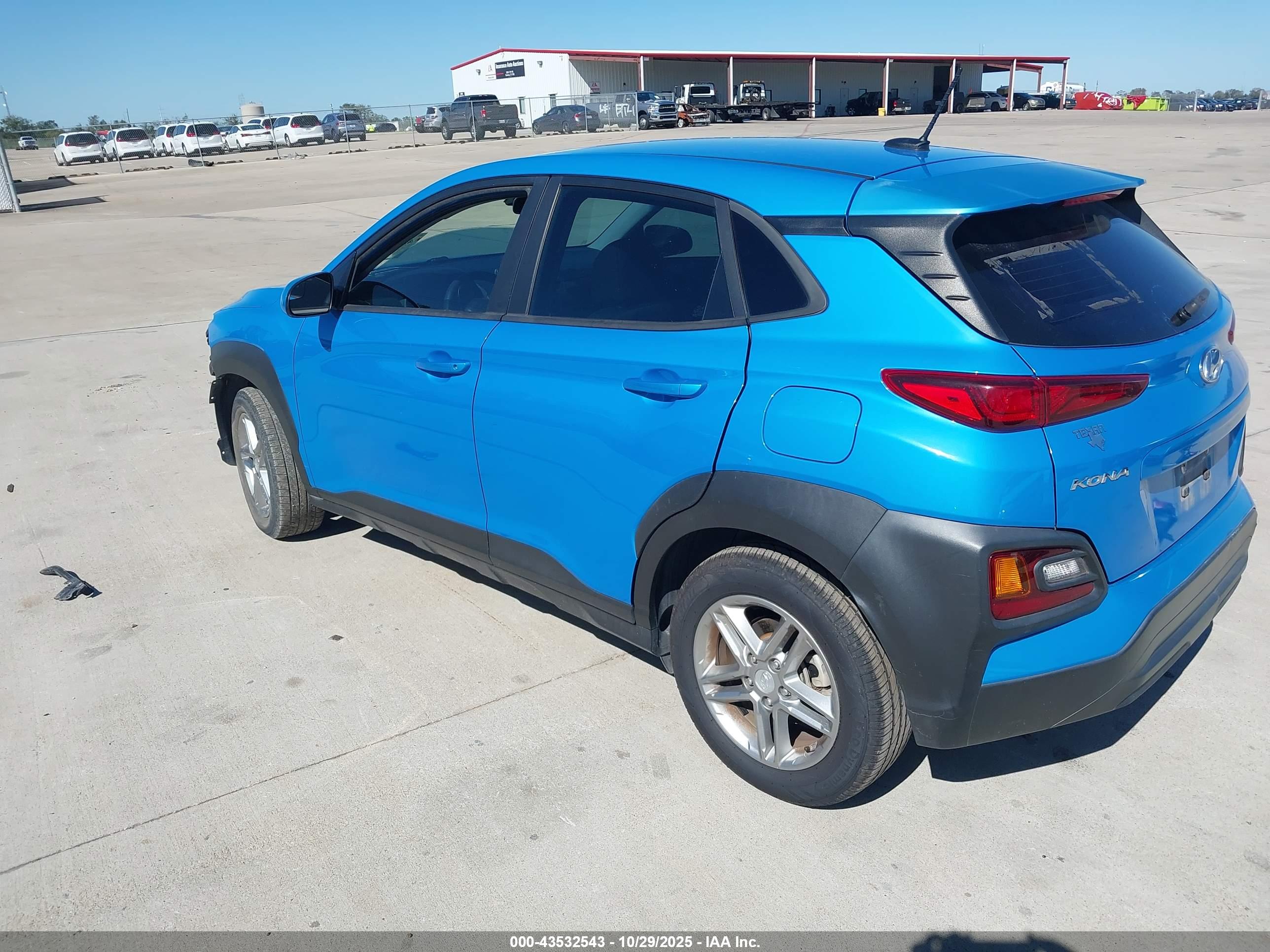 HYUNDAI KONA image 3