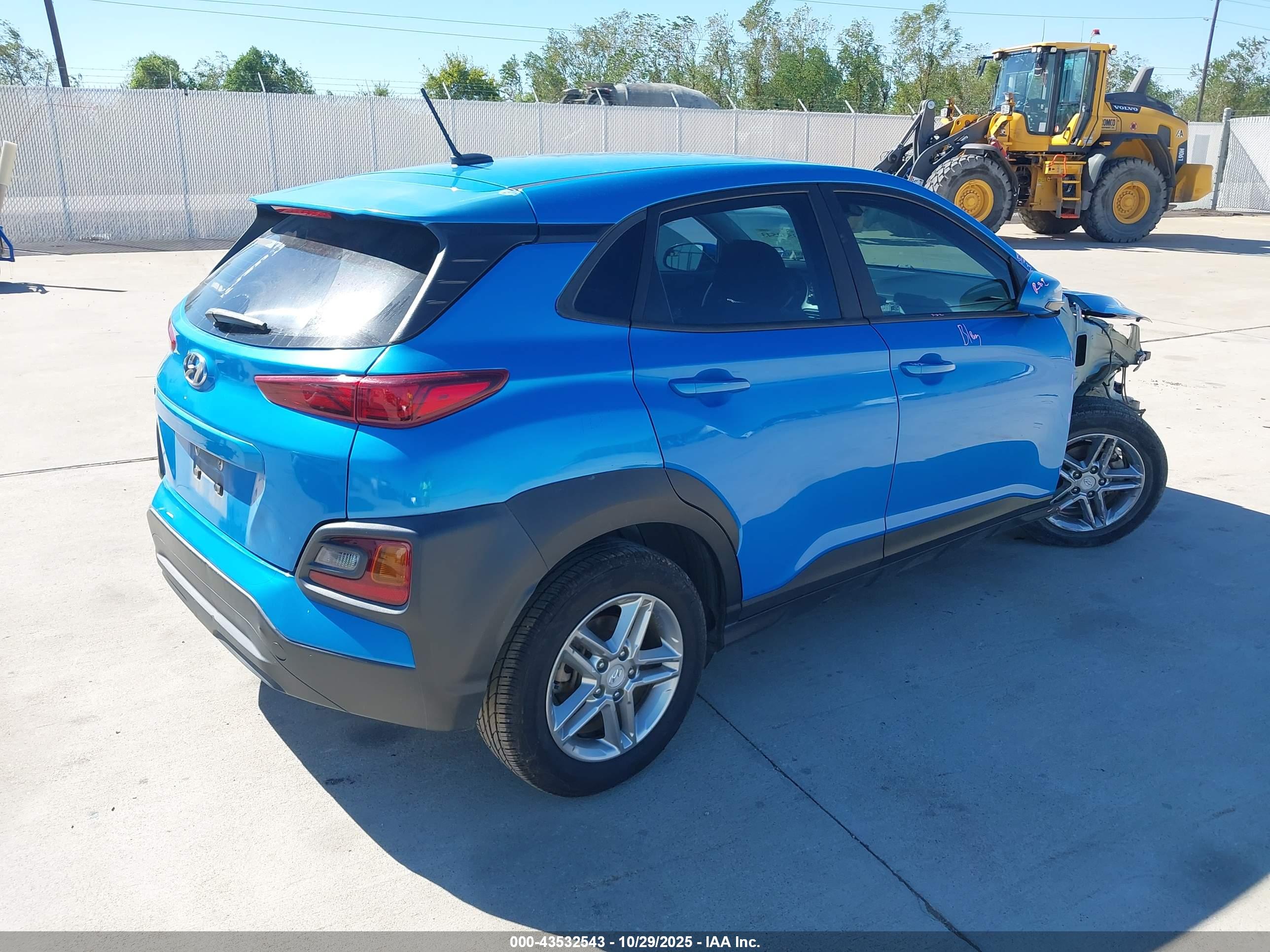 HYUNDAI KONA image 4