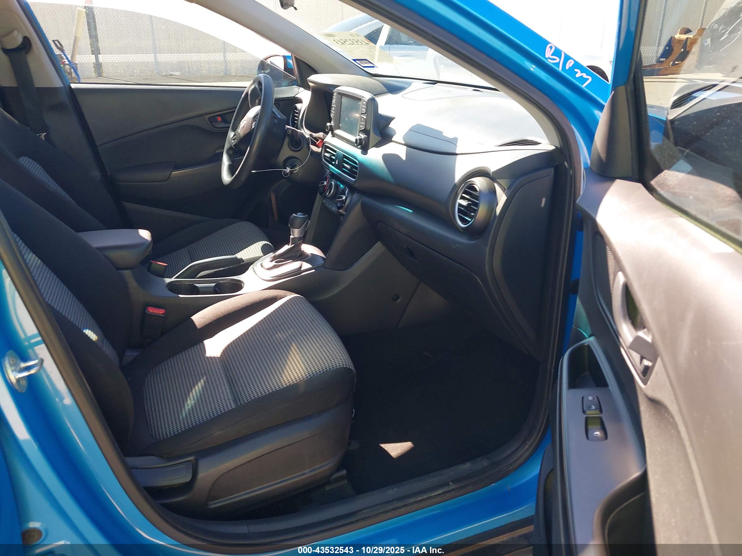 HYUNDAI KONA image 5