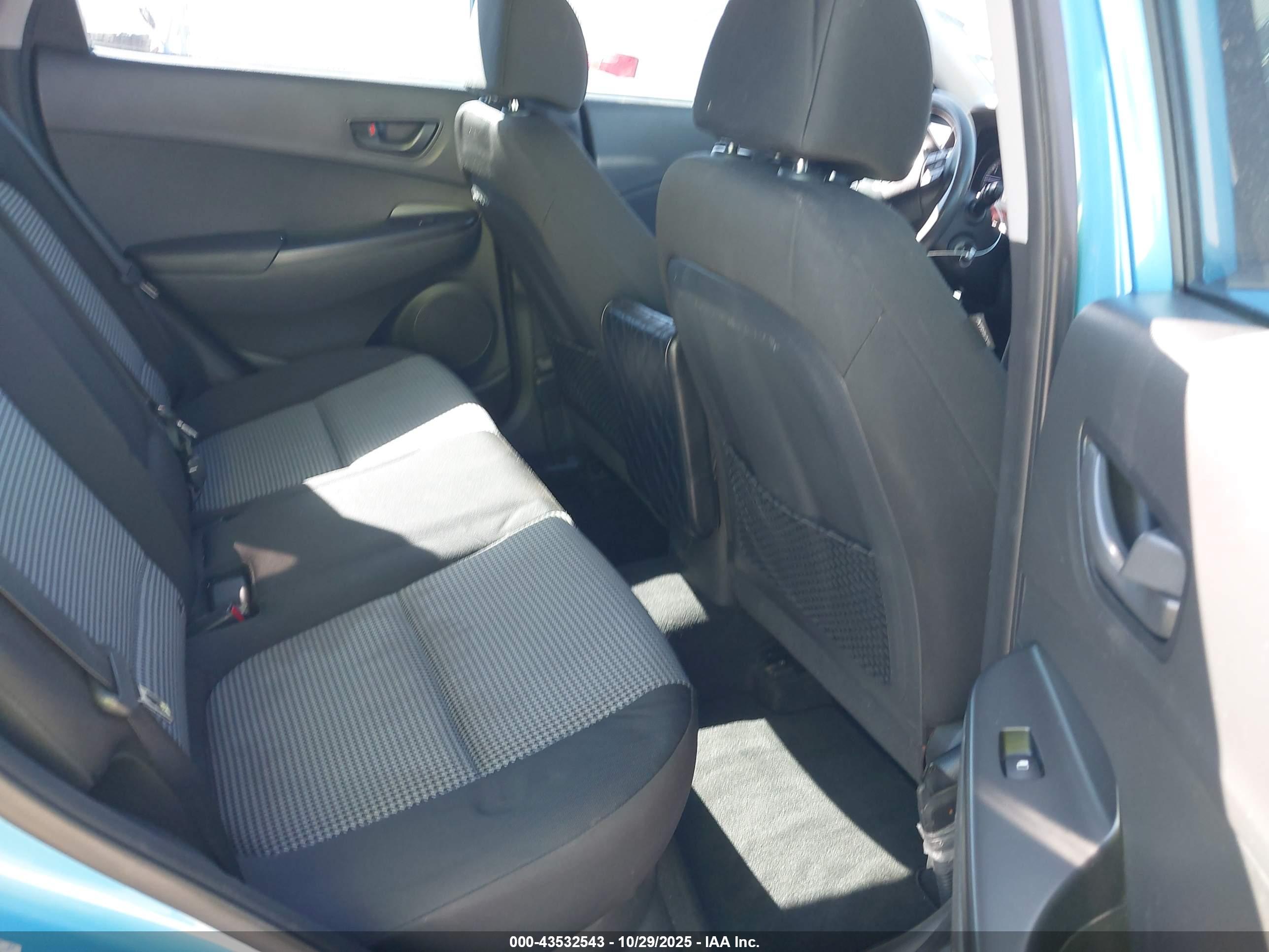 HYUNDAI KONA image 8