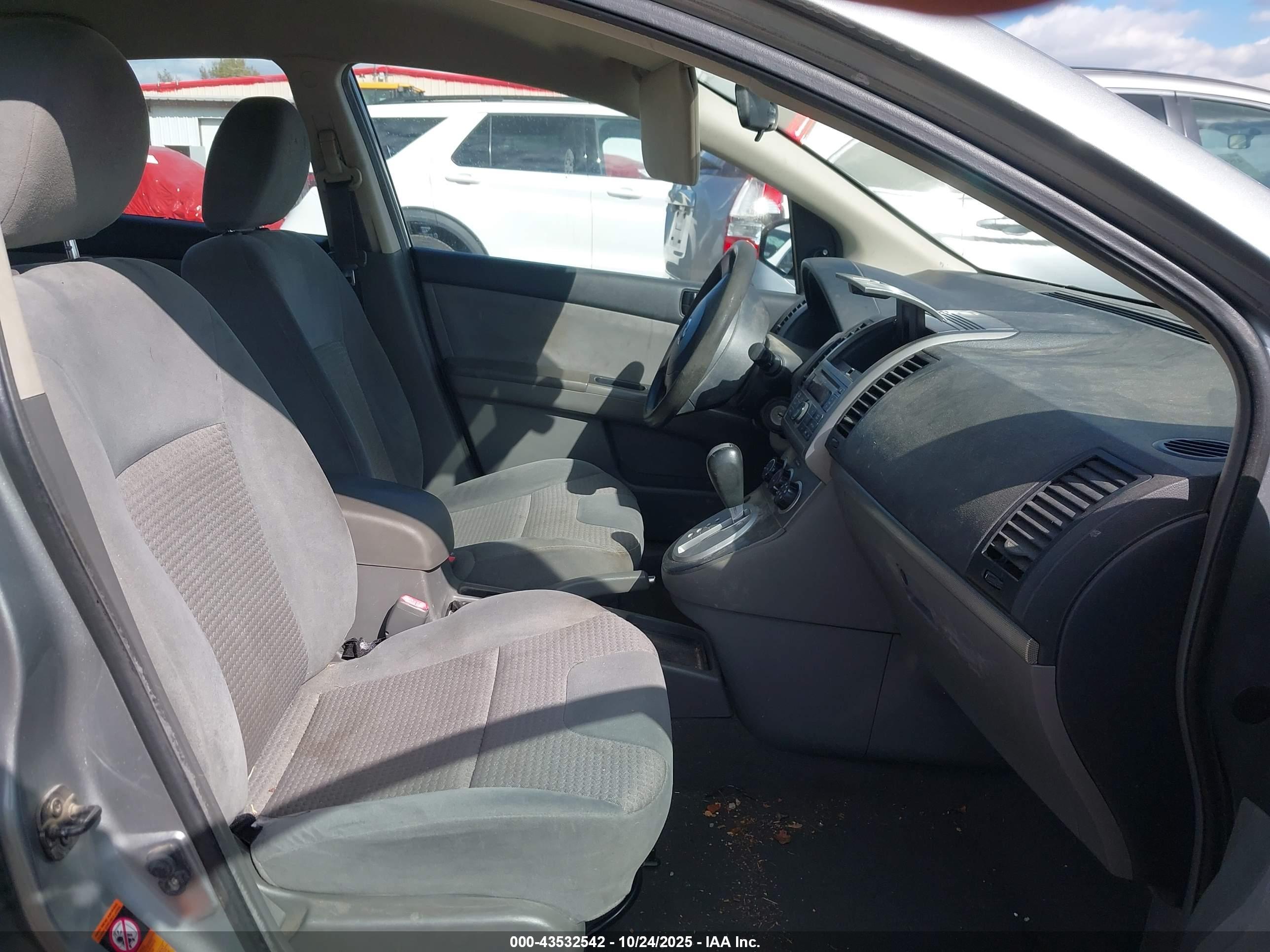 NISSAN SENTRA image 5