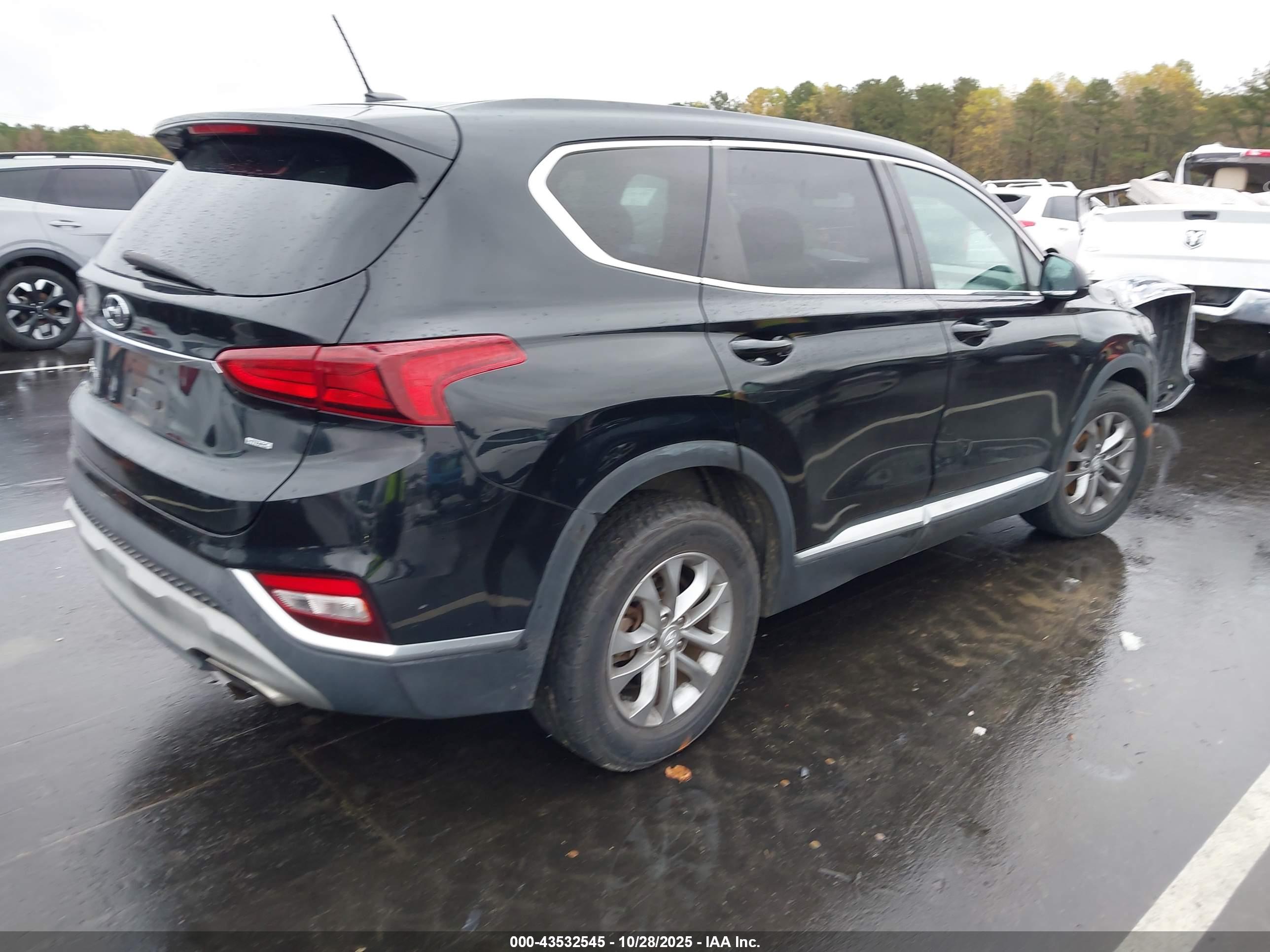 HYUNDAI SANTA image 4
