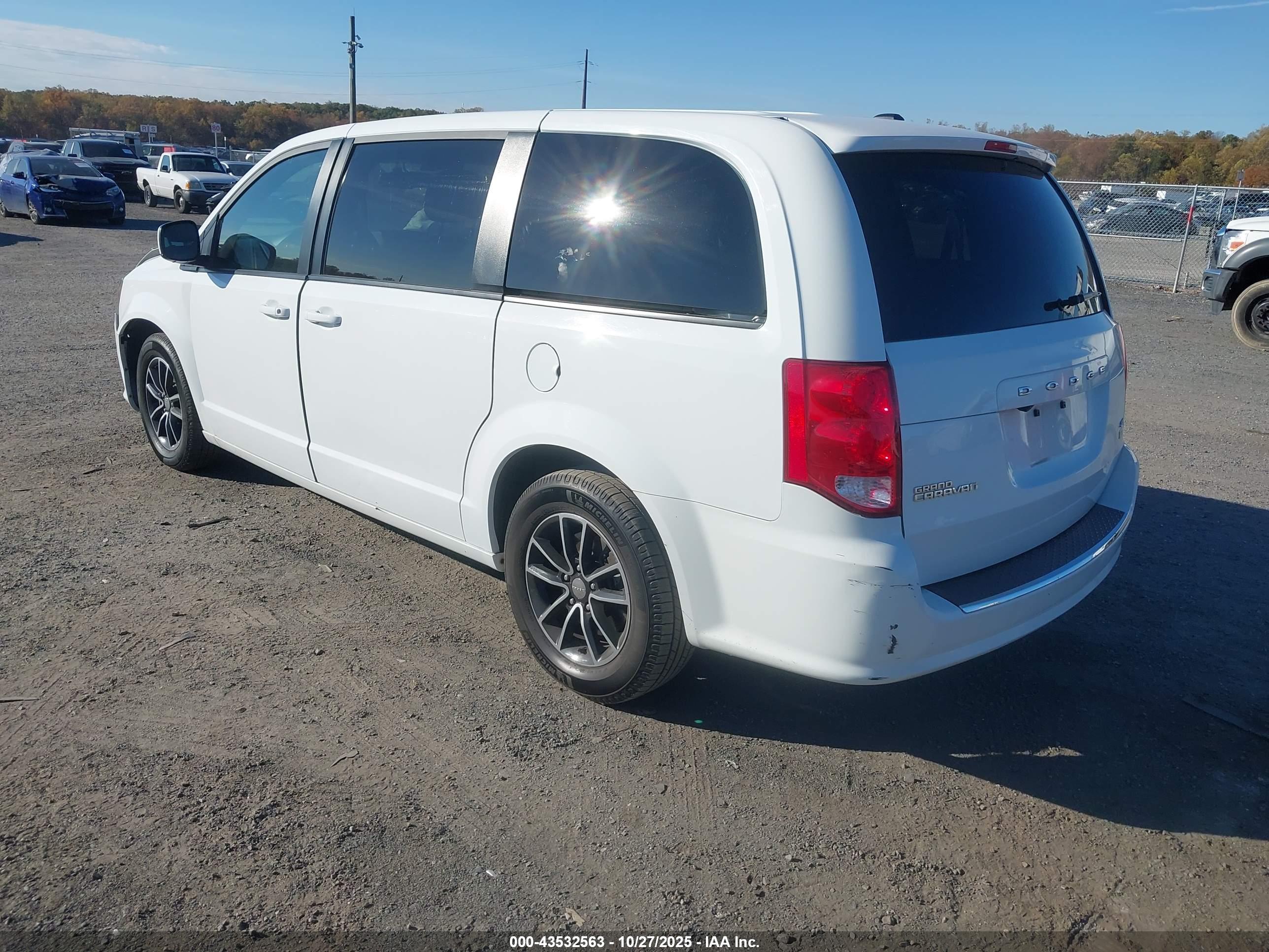 DODGE GRAND image 3