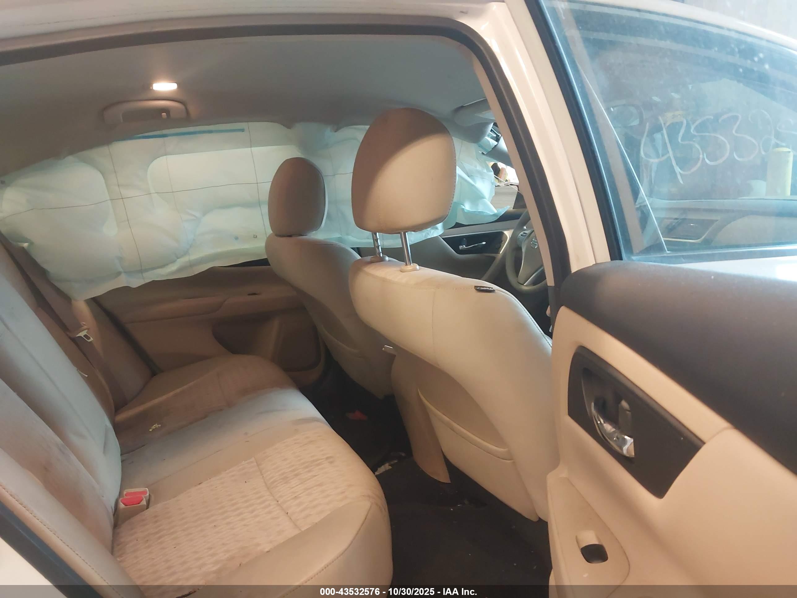 NISSAN ALTIMA image 8