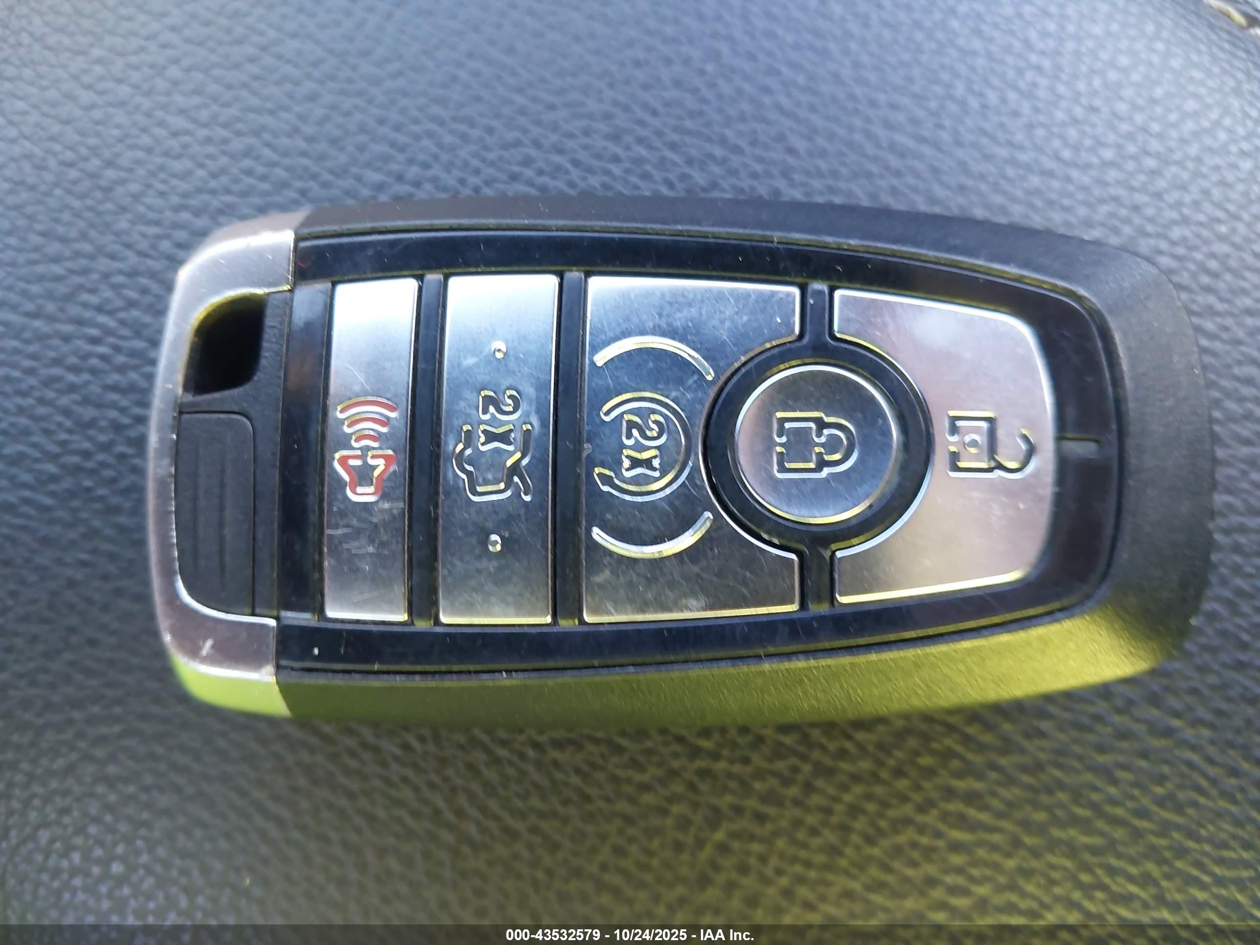 FORD FUSION image 11