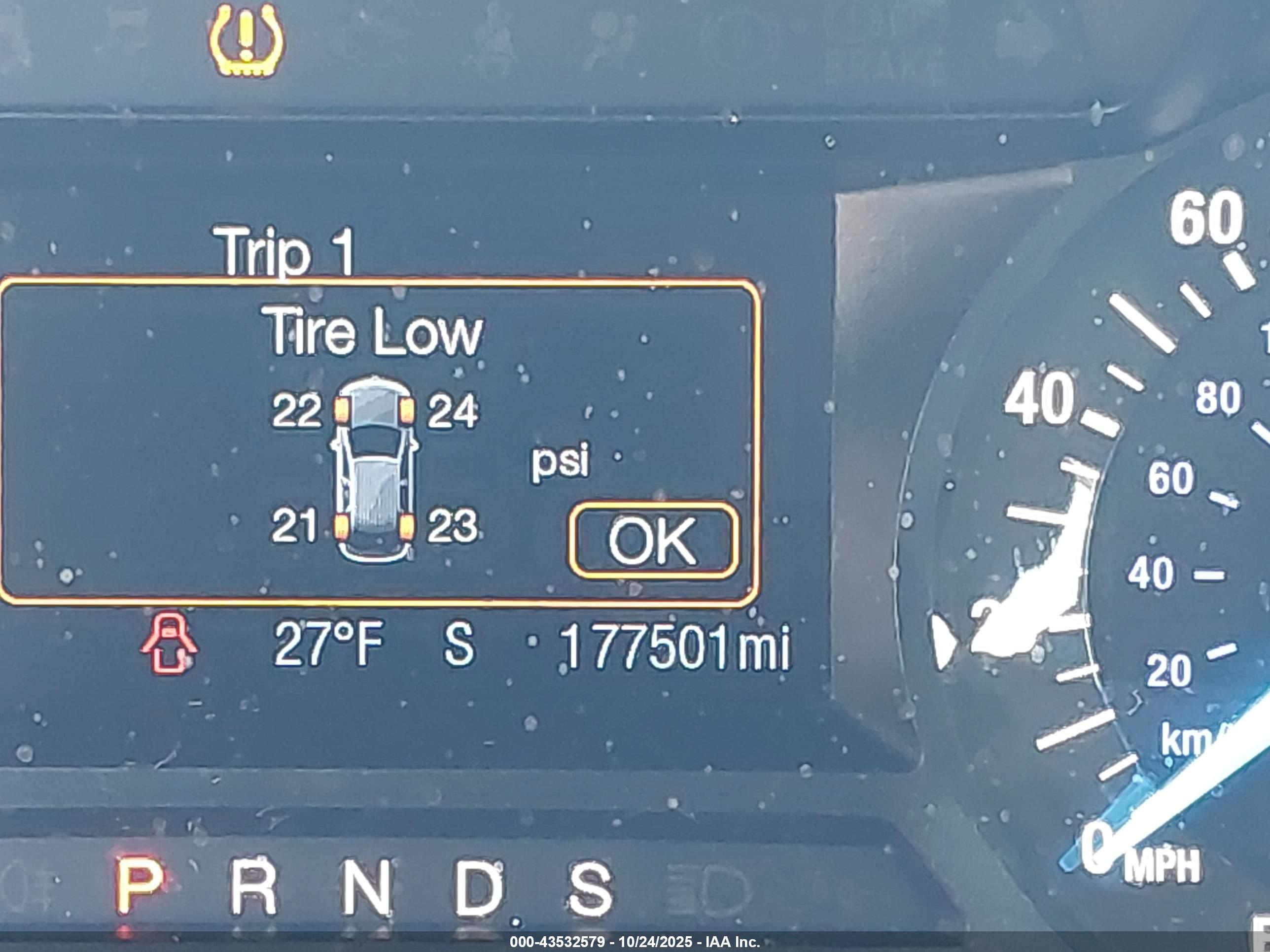 FORD FUSION image 7
