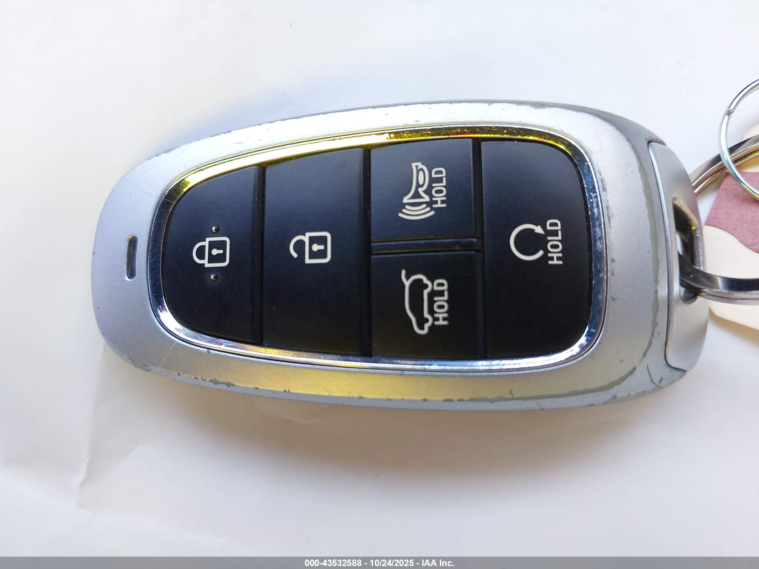 HYUNDAI TUCSON image 11