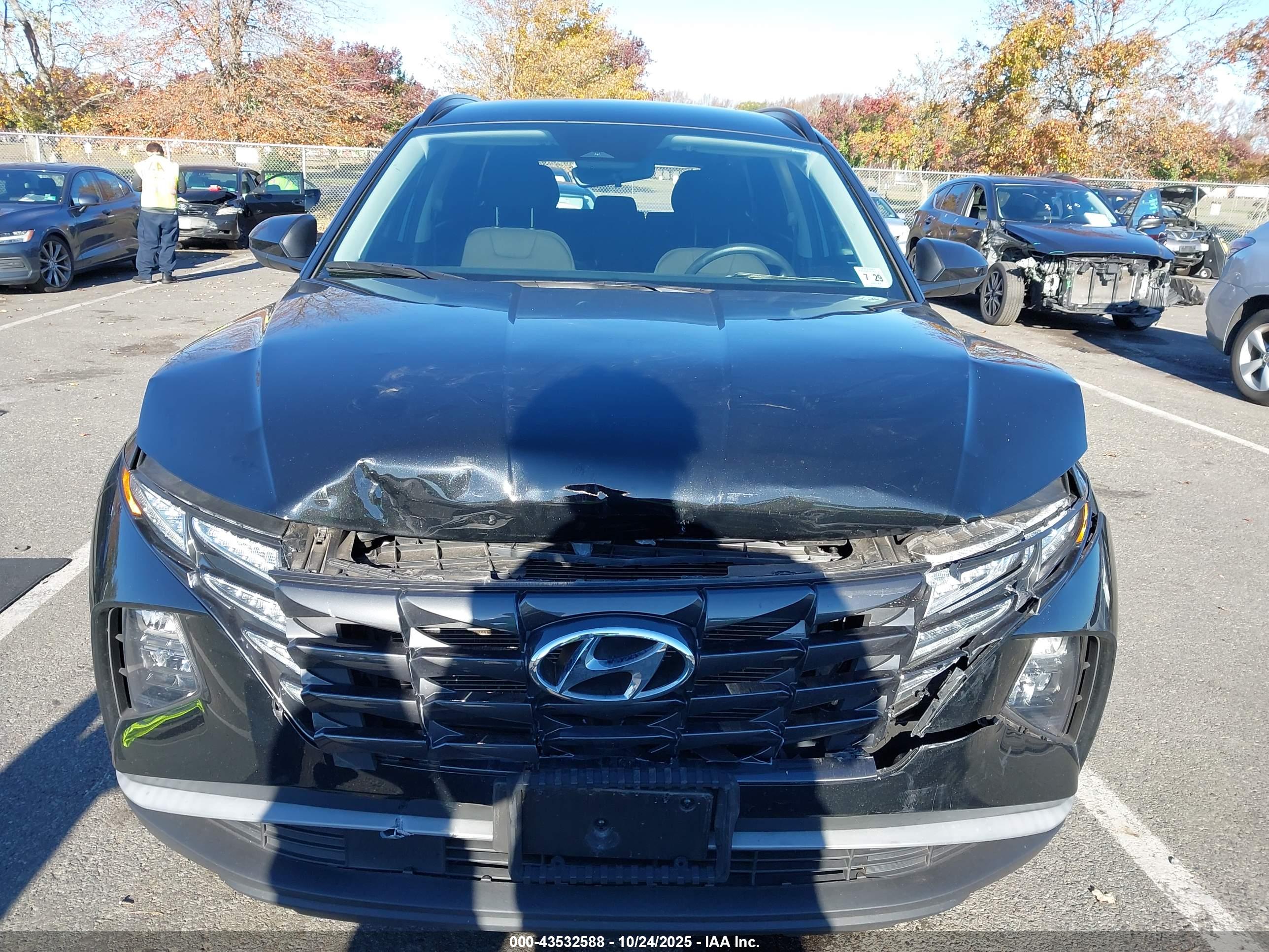 HYUNDAI TUCSON image 6