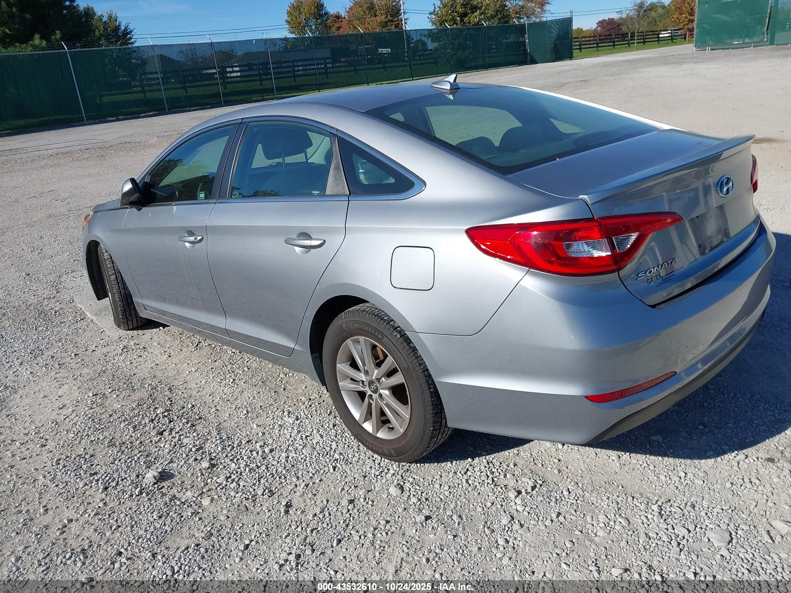HYUNDAI SONATA image 3