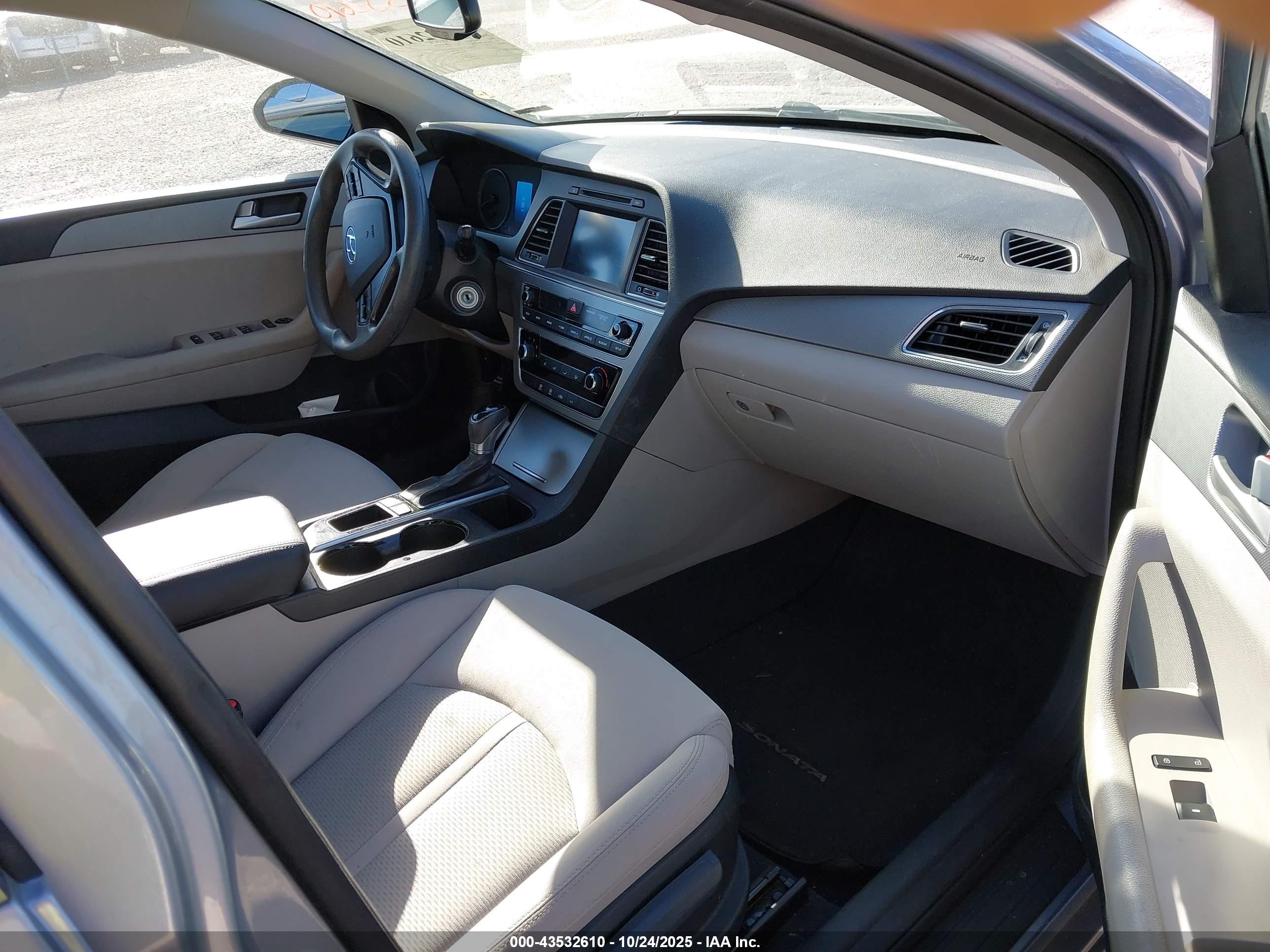 HYUNDAI SONATA image 5