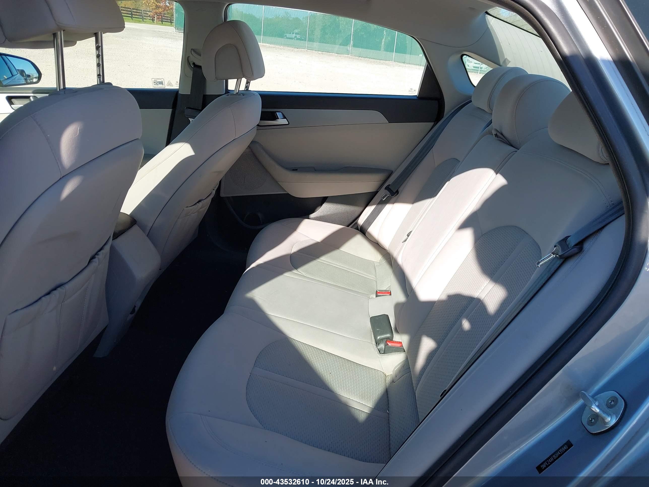 HYUNDAI SONATA image 8