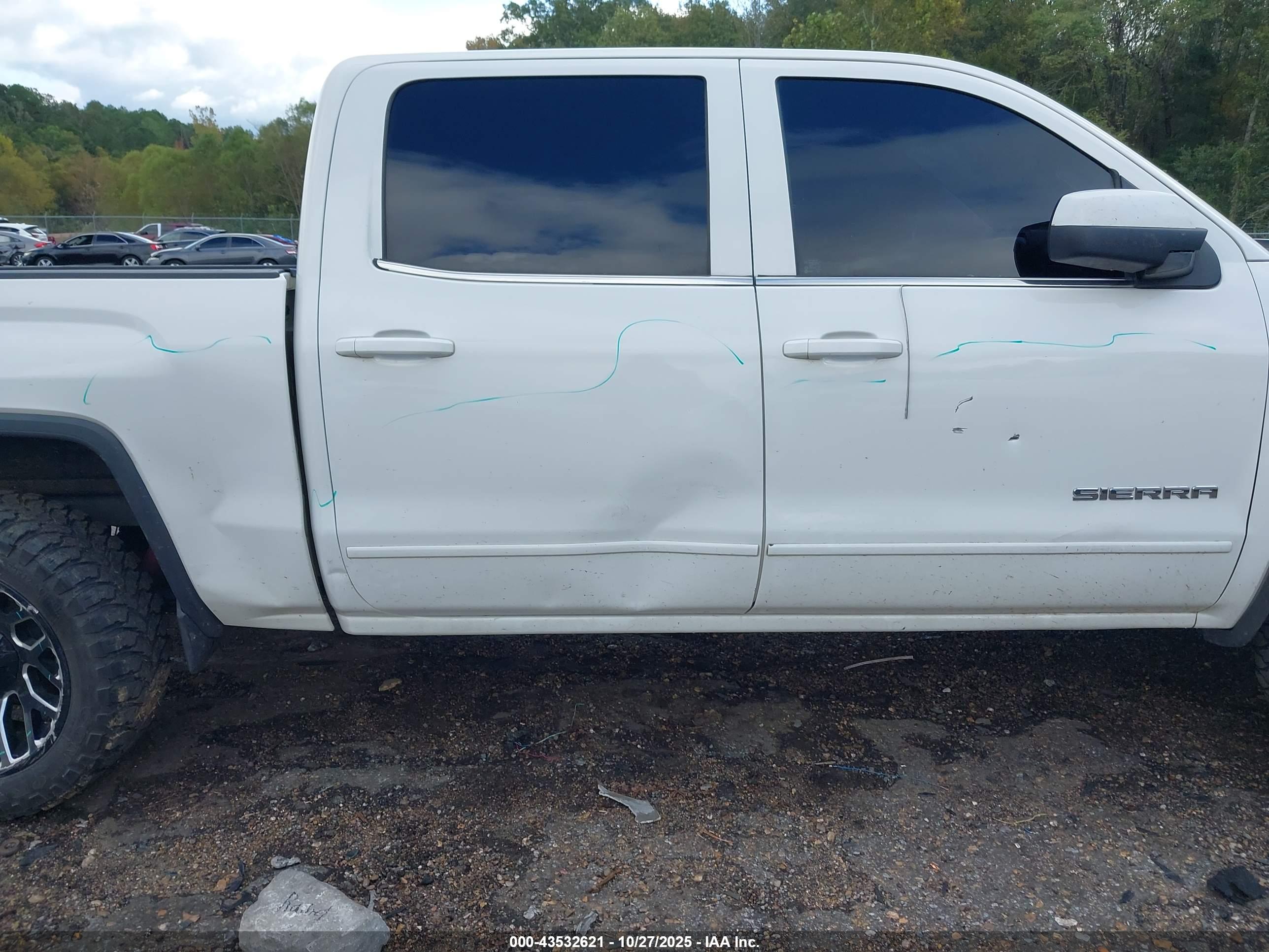 GMC SIERRA image 6