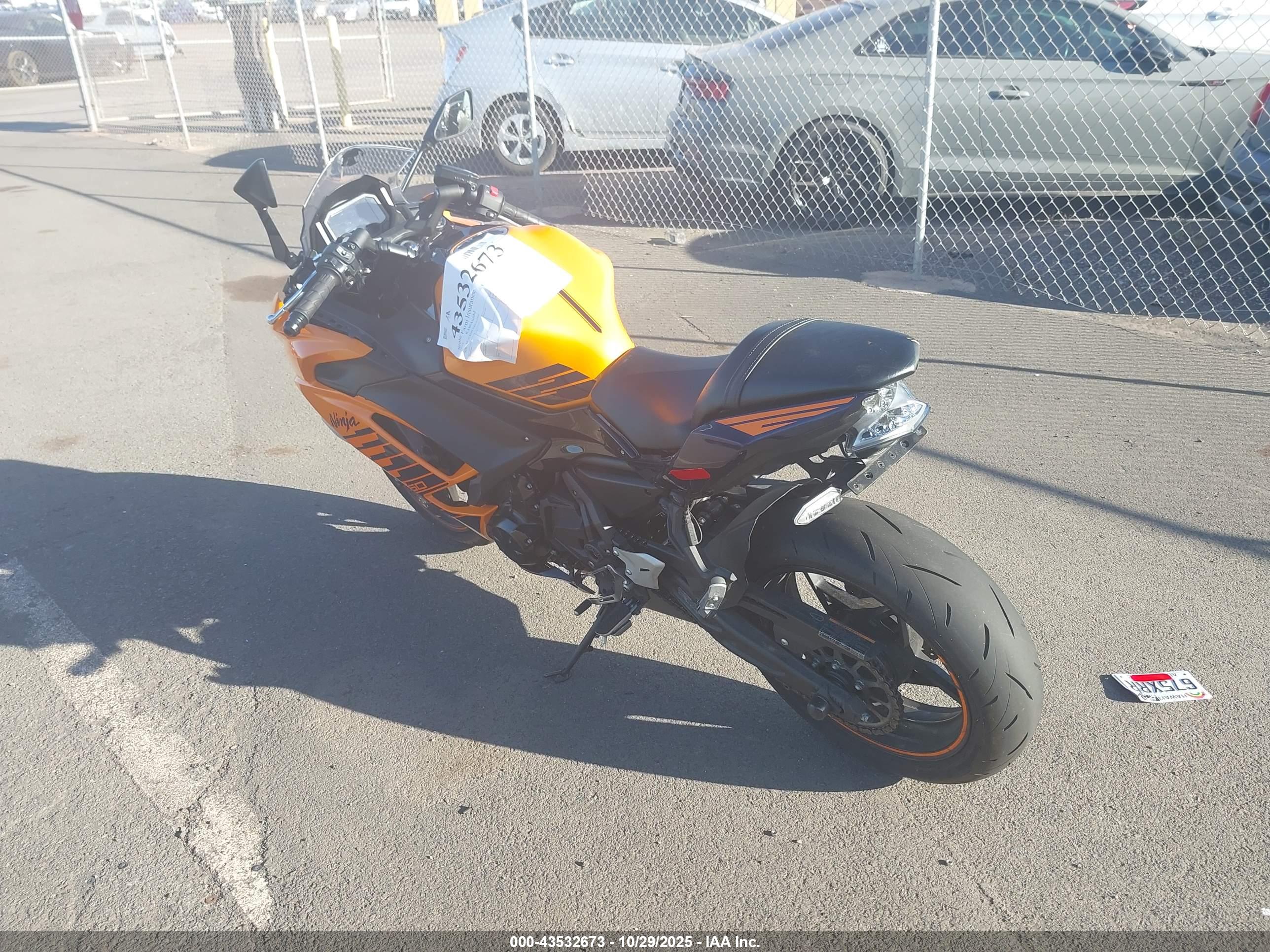 KAWASAKI EX650 image 3