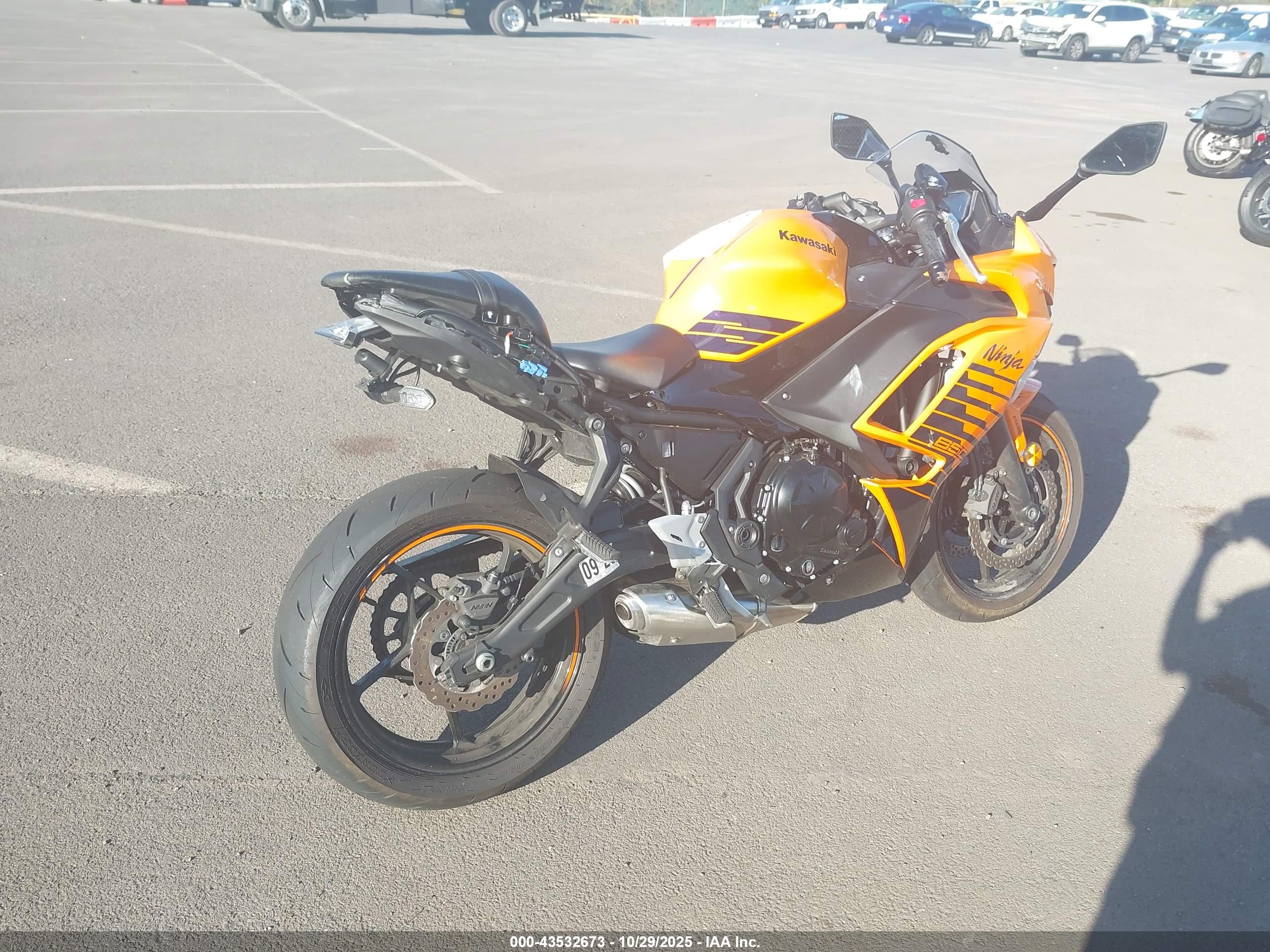 KAWASAKI EX650 image 4