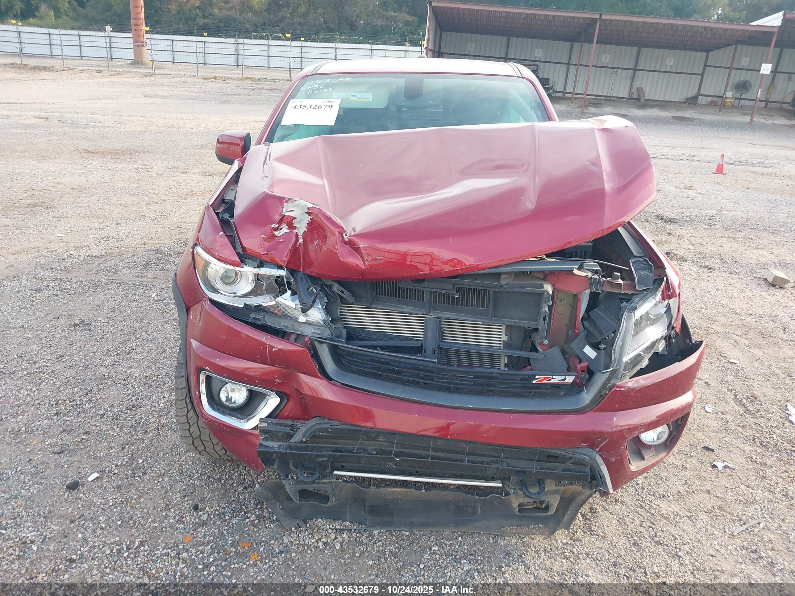 CHEVROLET COLORADO image 10