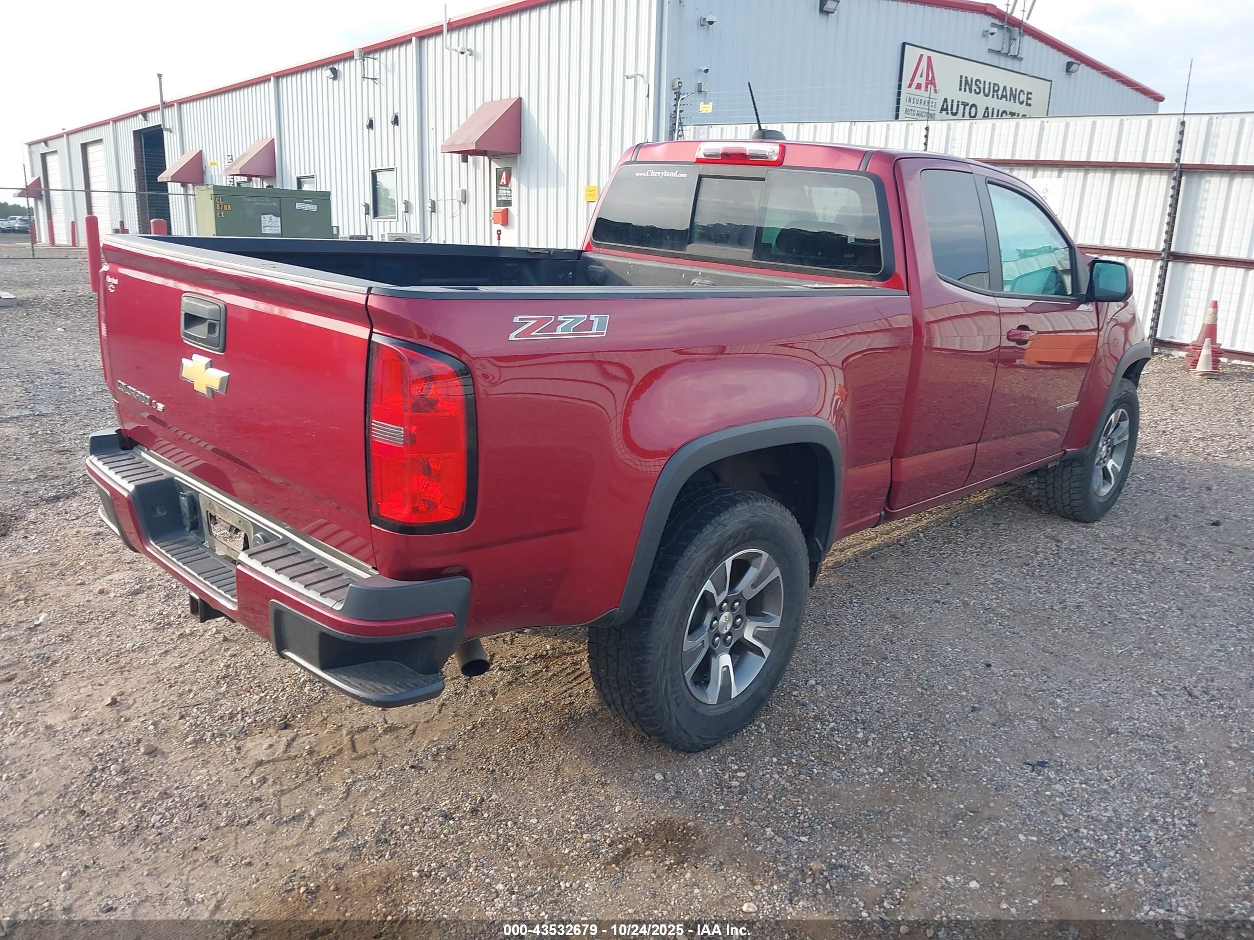 CHEVROLET COLORADO image 4
