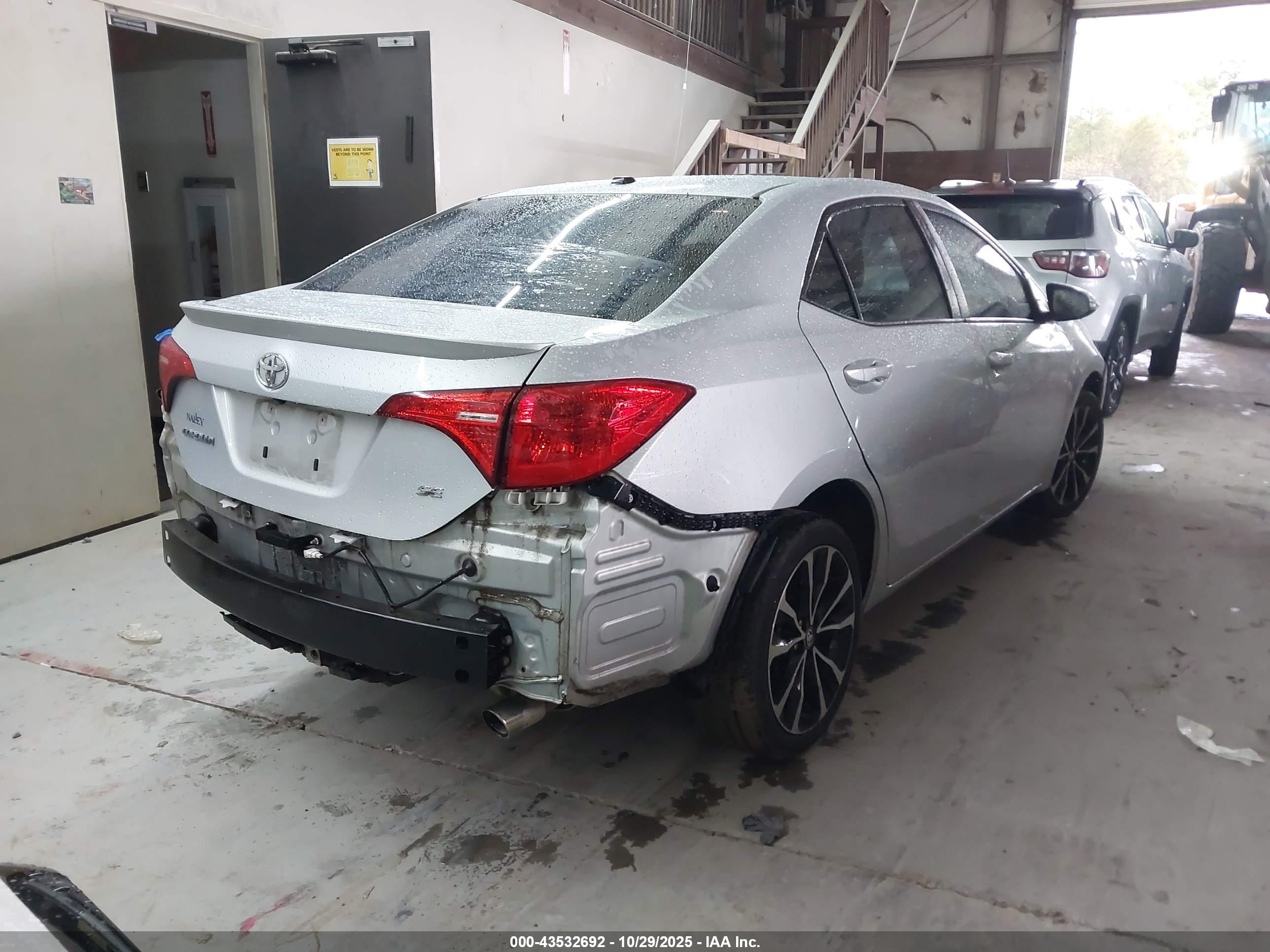 TOYOTA COROLLA image 4