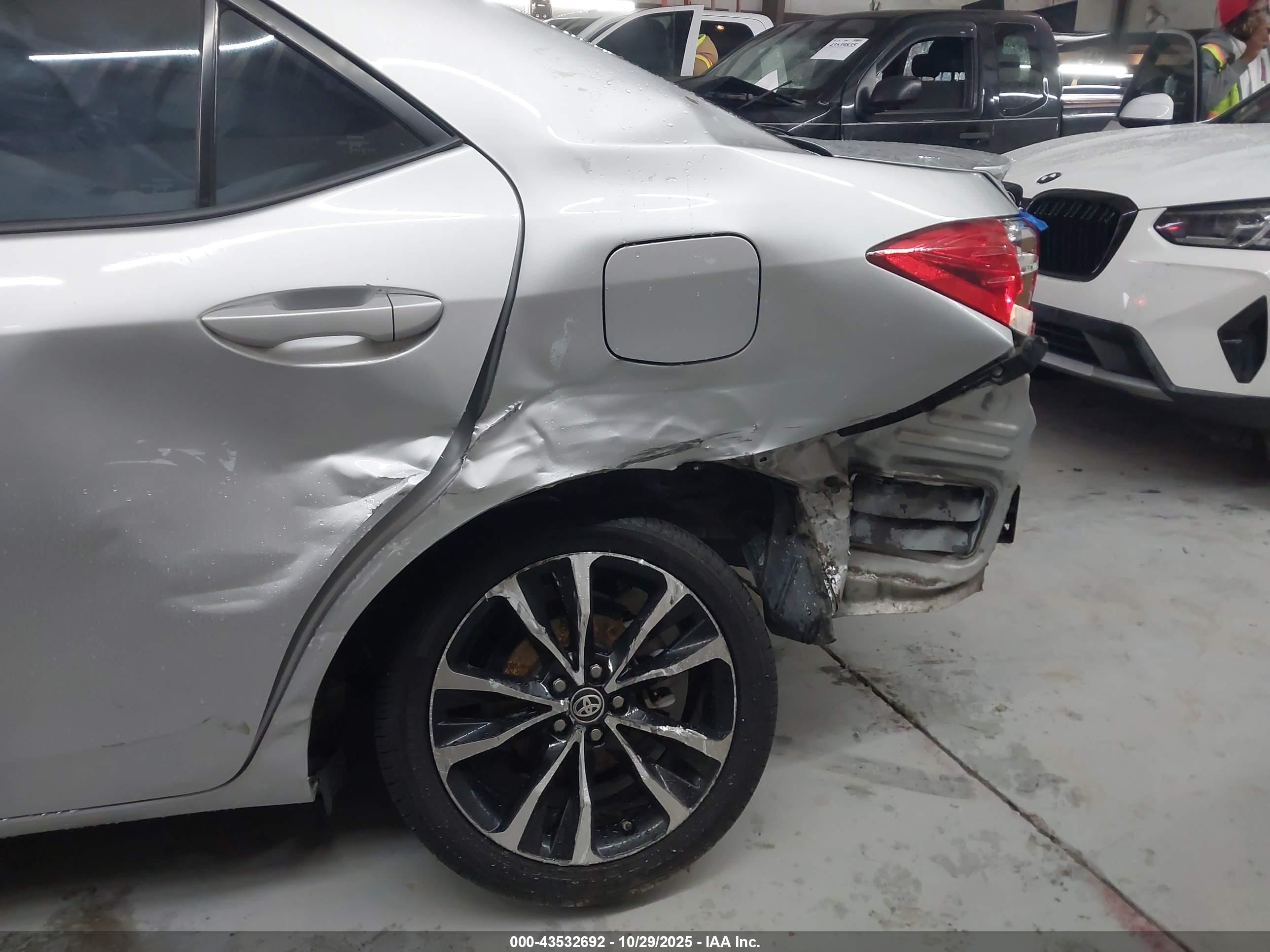 TOYOTA COROLLA image 6