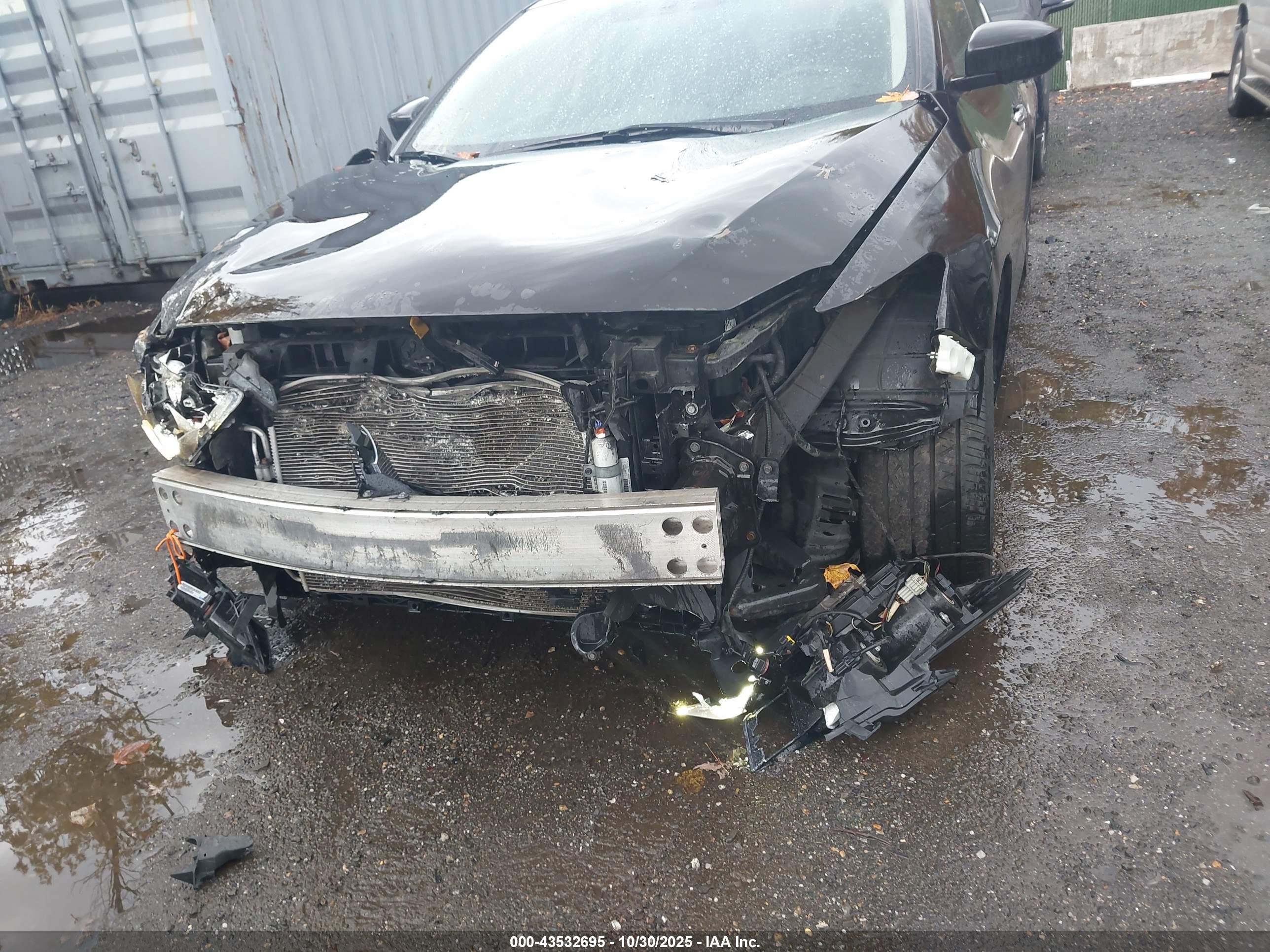 NISSAN MAXIMA image 6