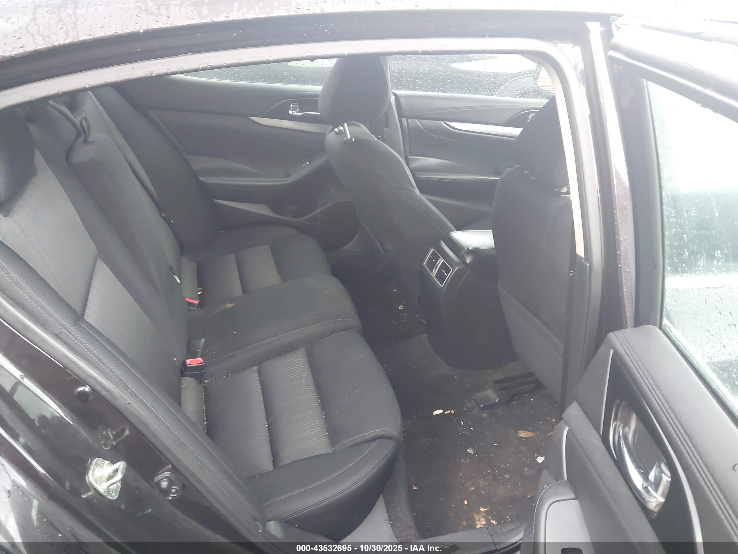 NISSAN MAXIMA image 8