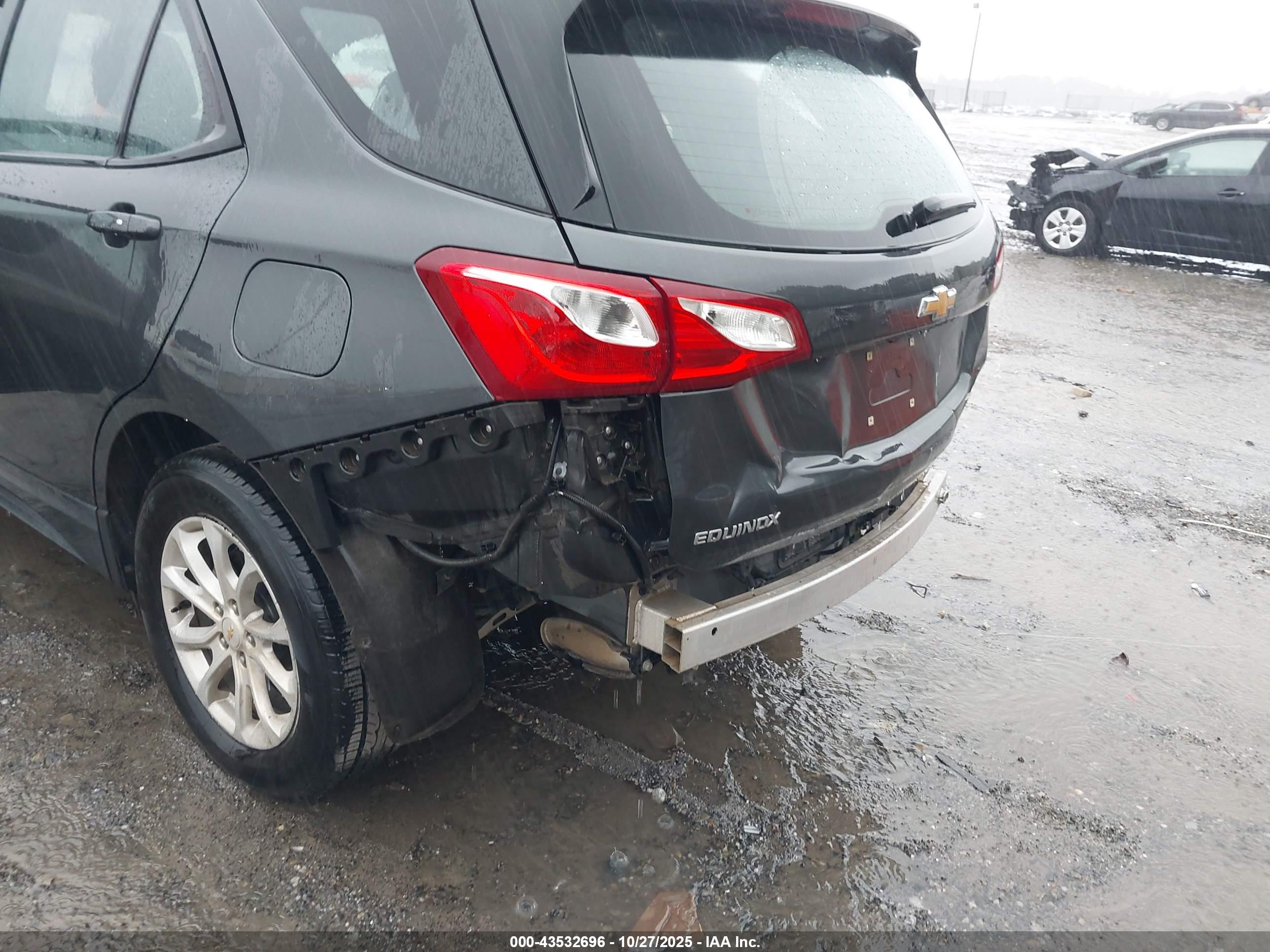 CHEVROLET EQUINOX image 6