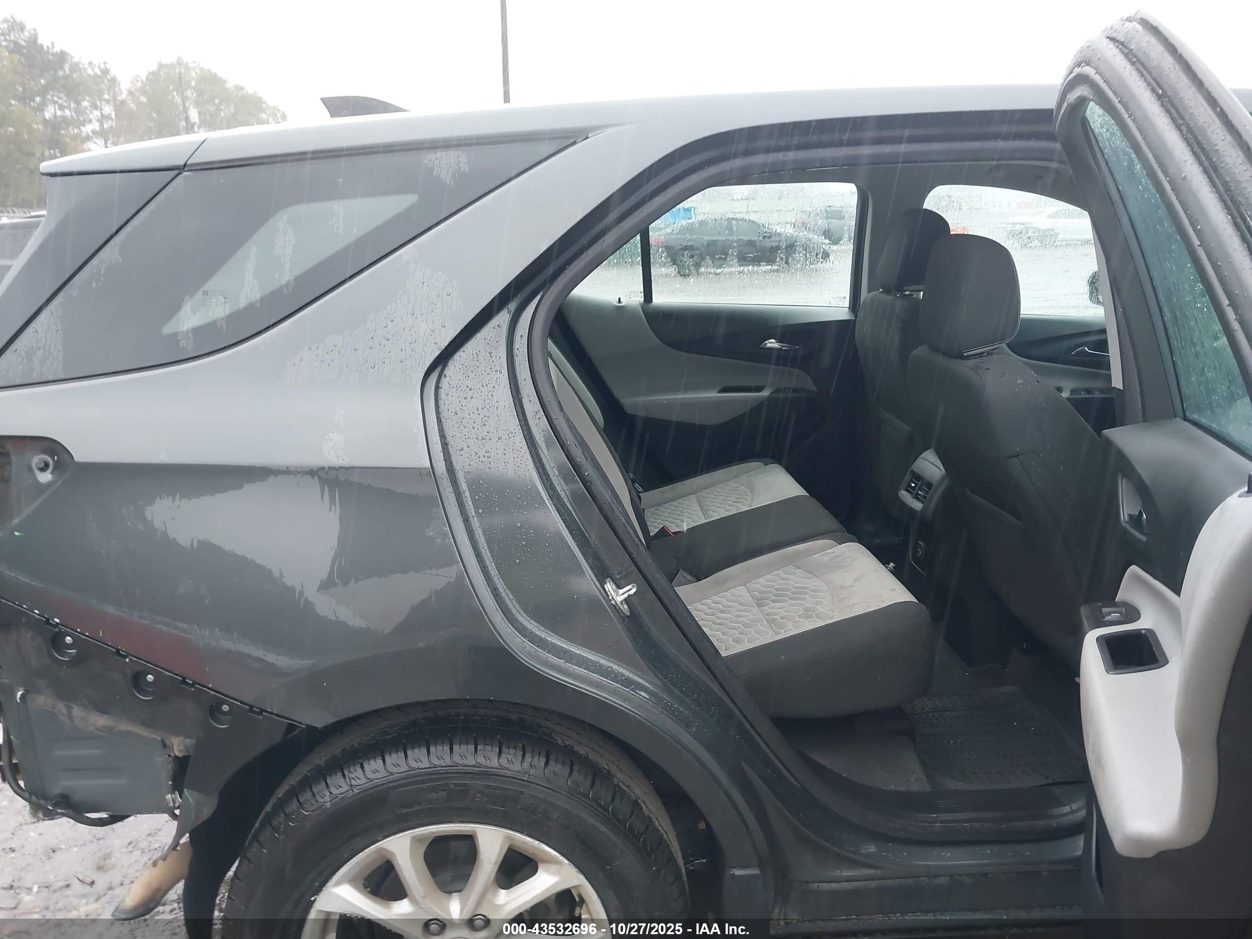 CHEVROLET EQUINOX image 8