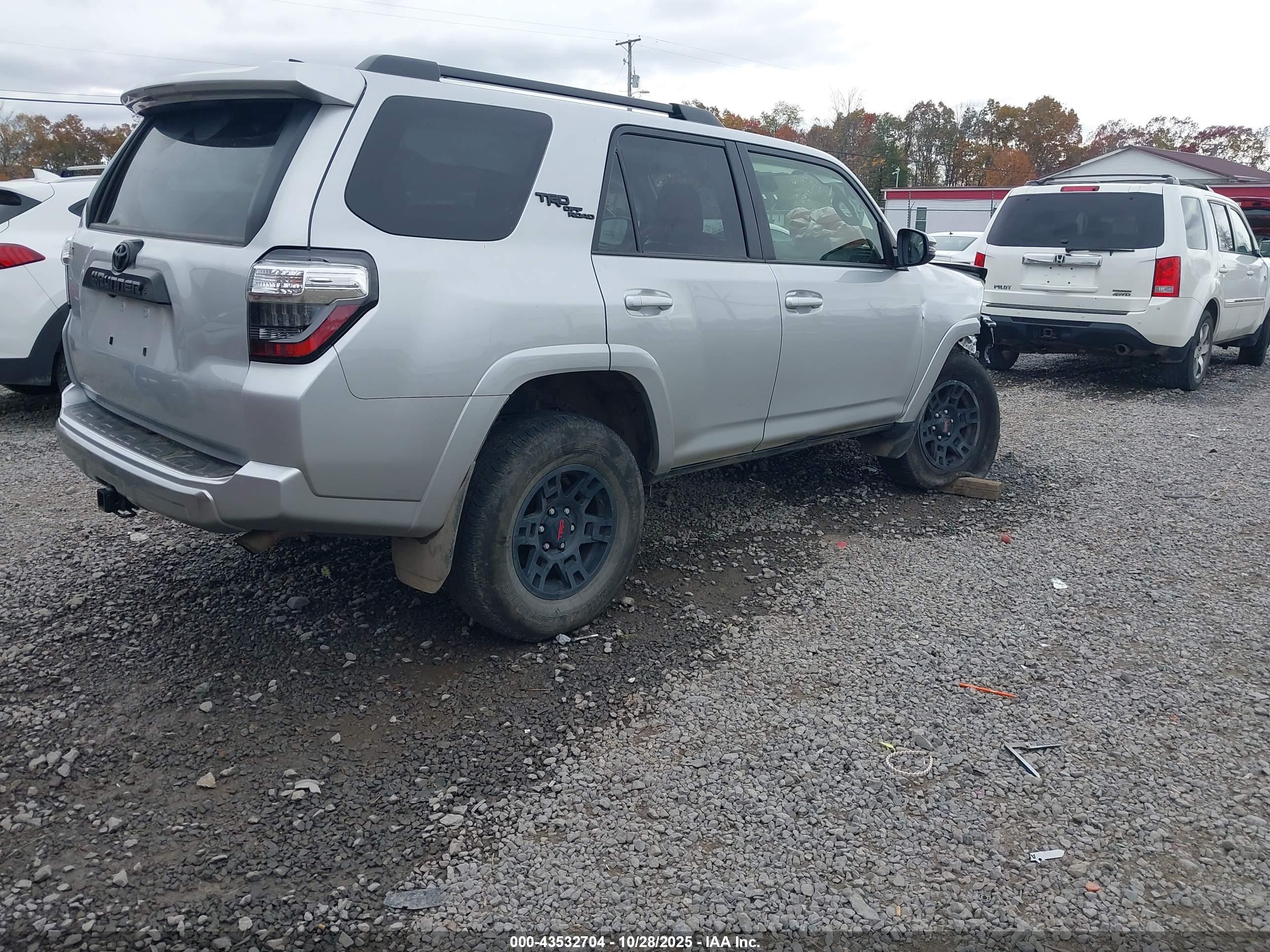 TOYOTA 4RUNNER image 4