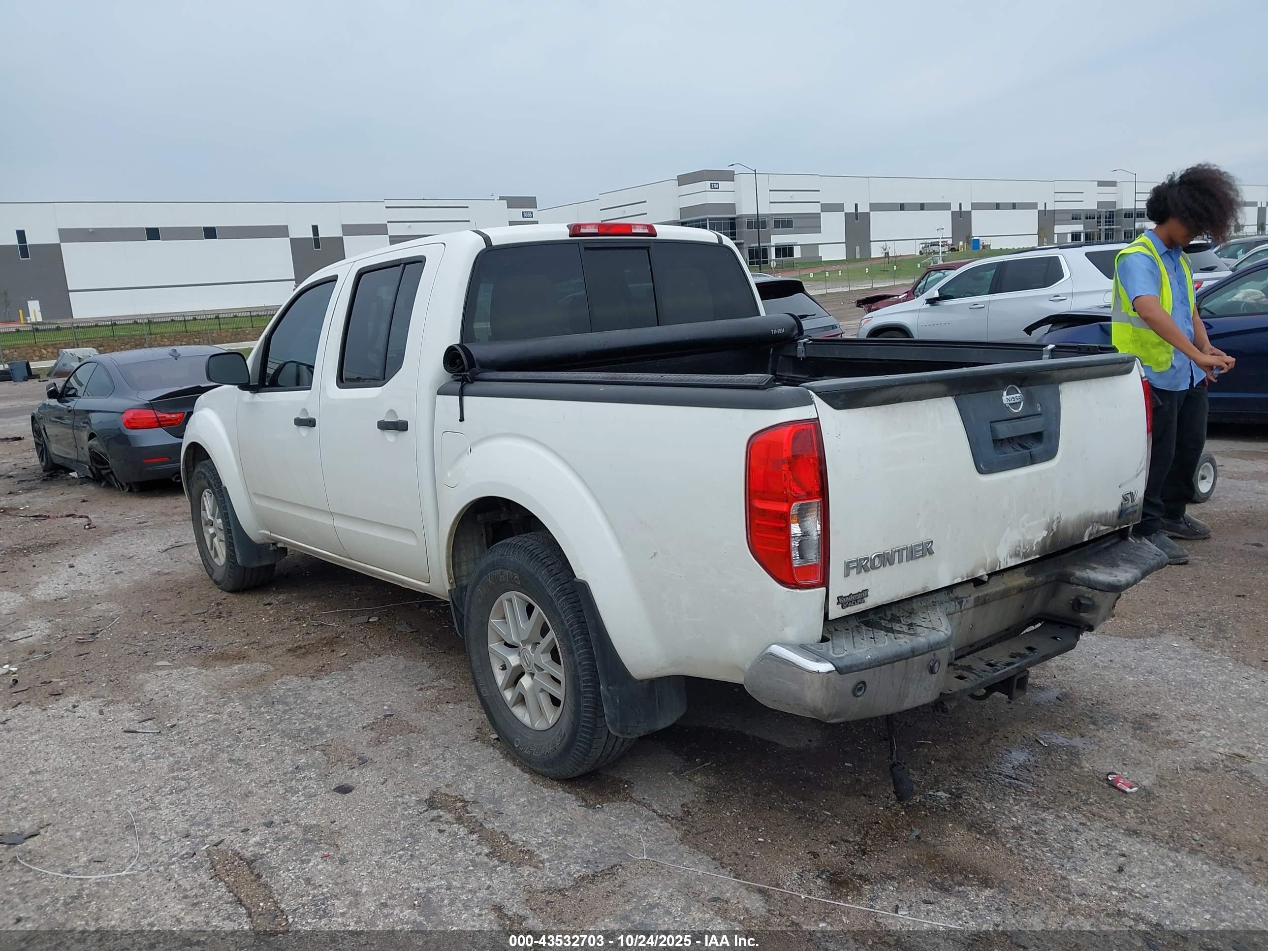 NISSAN FRONTIER image 3
