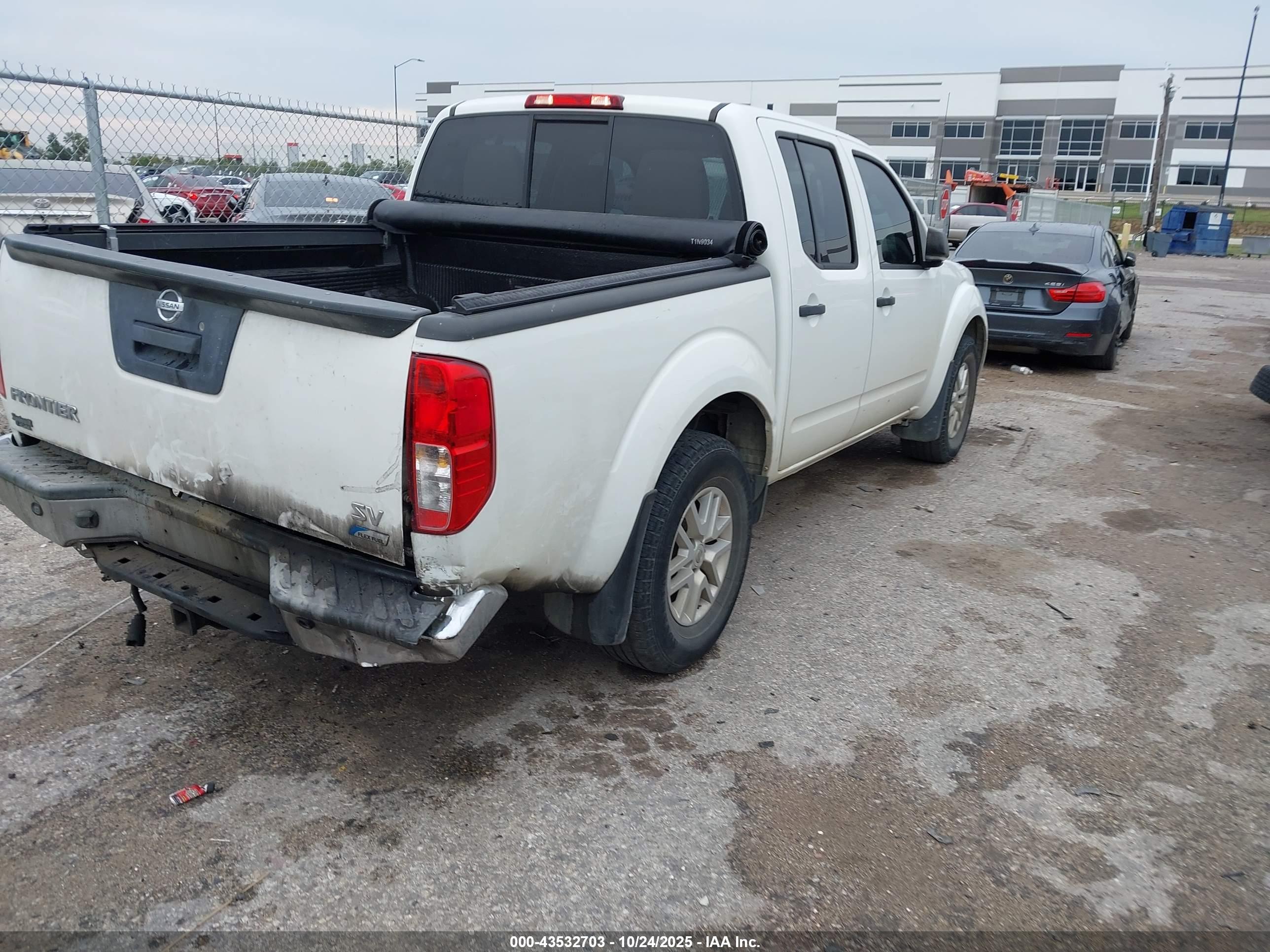NISSAN FRONTIER image 4