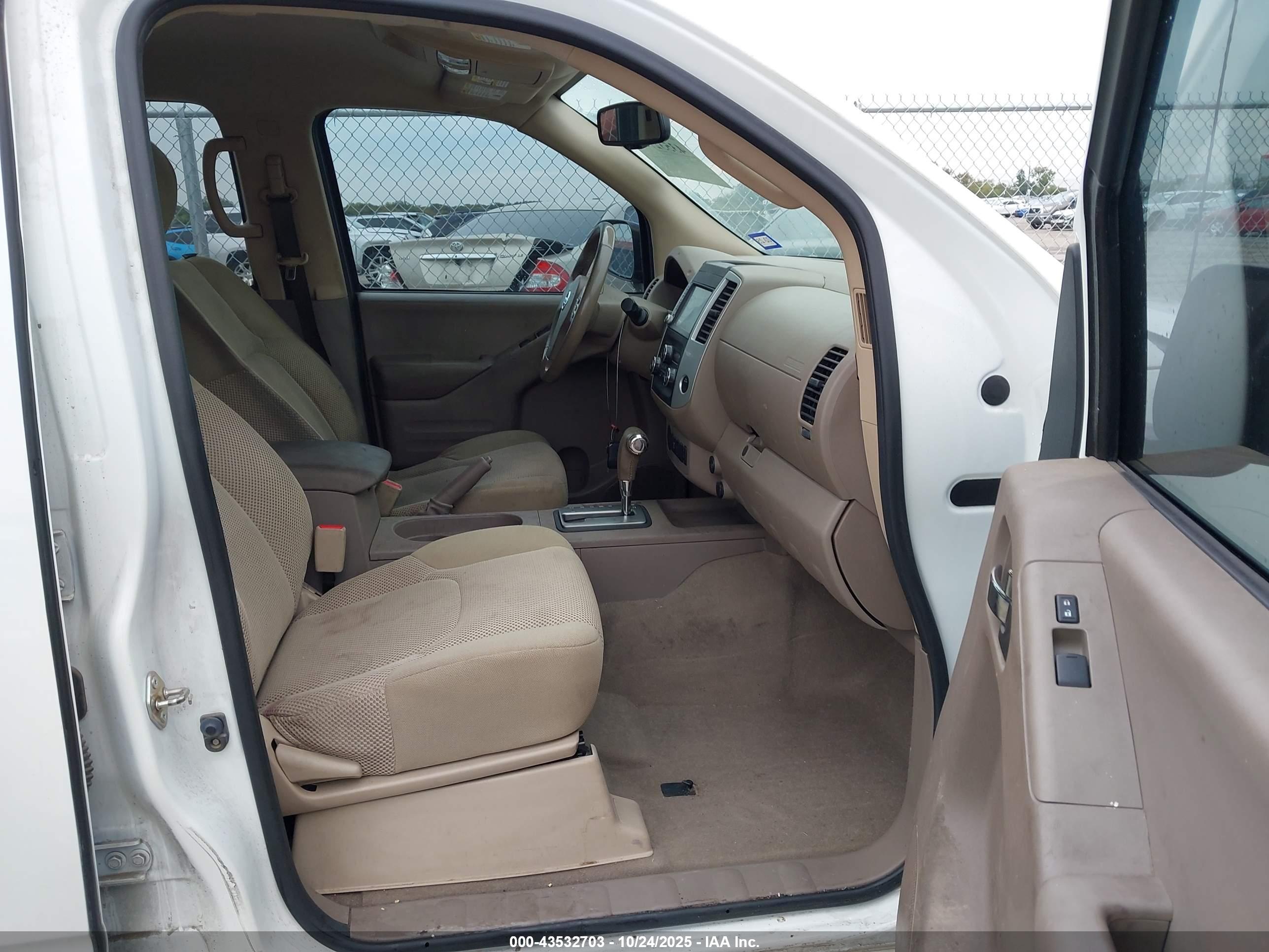 NISSAN FRONTIER image 5
