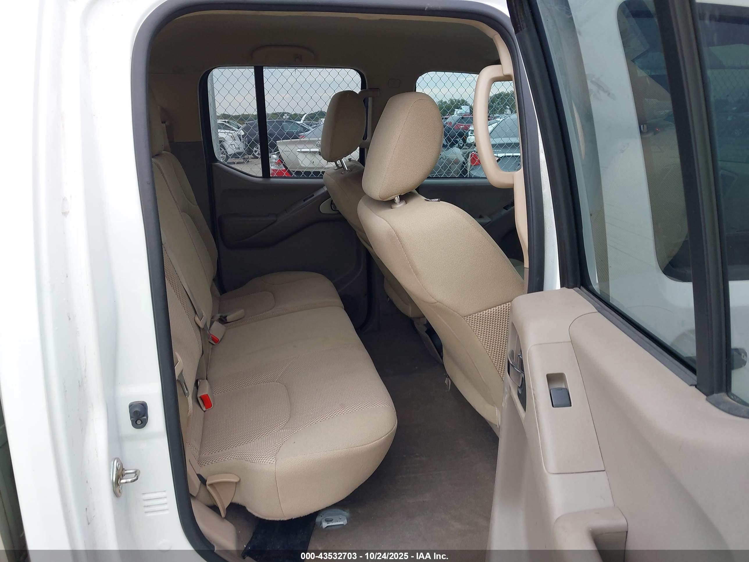 NISSAN FRONTIER image 8