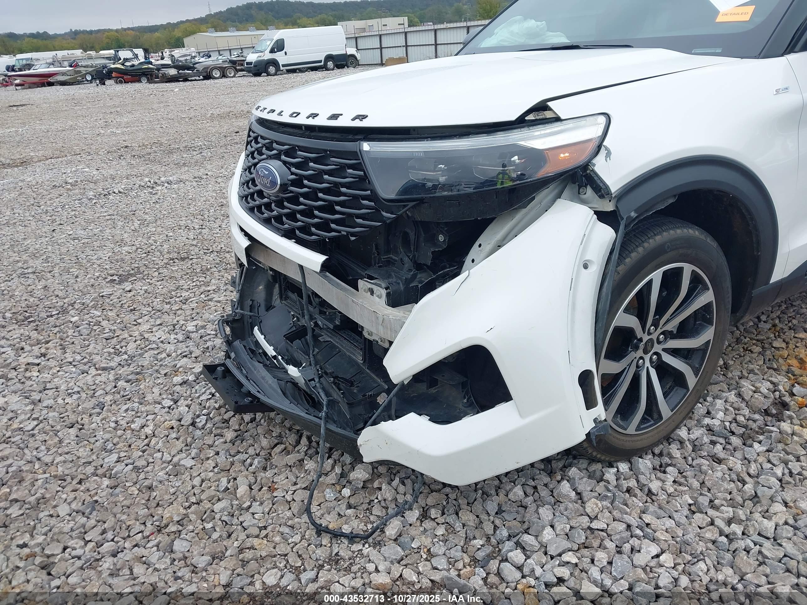 FORD EXPLORER image 6