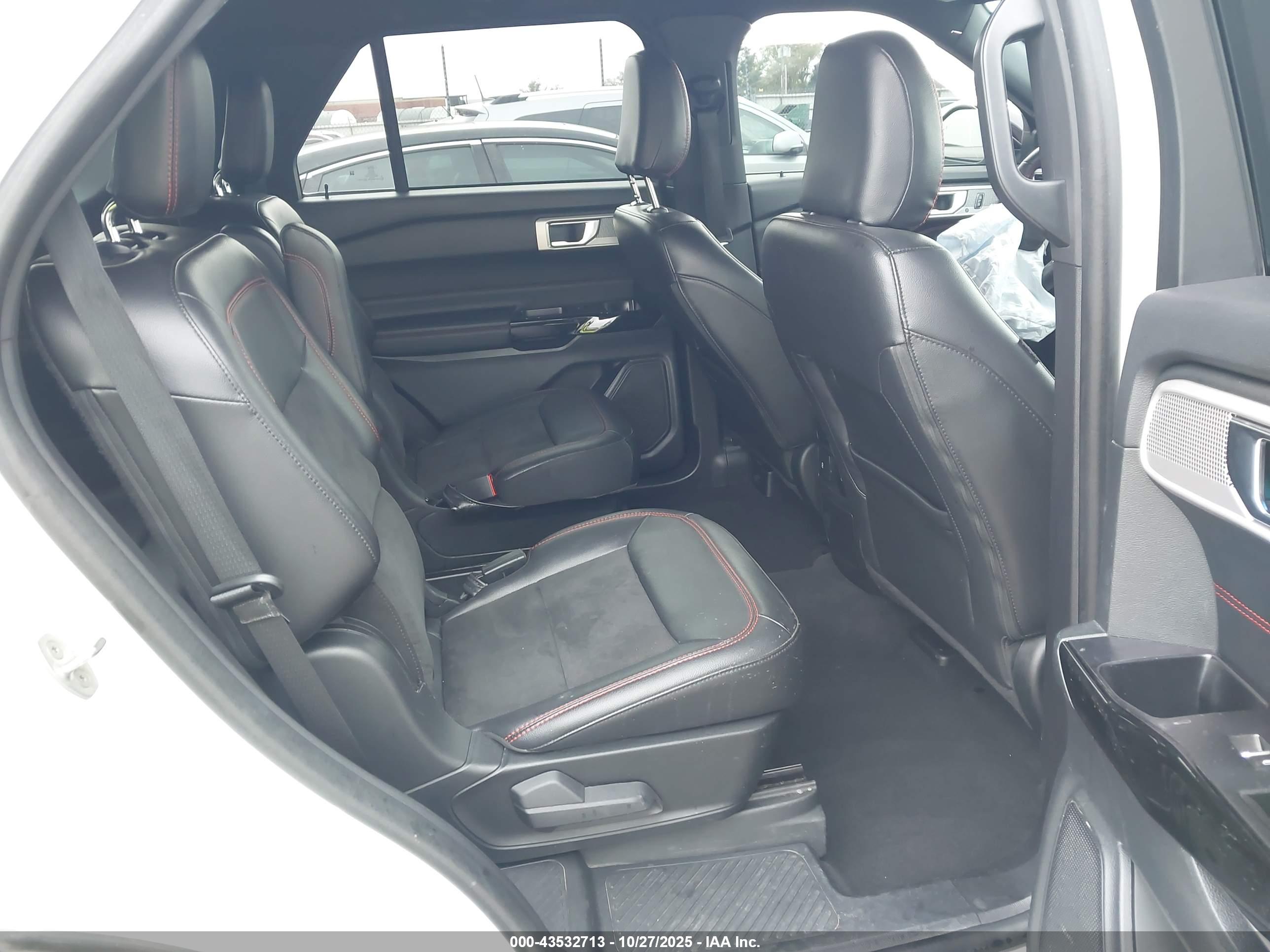 FORD EXPLORER image 8
