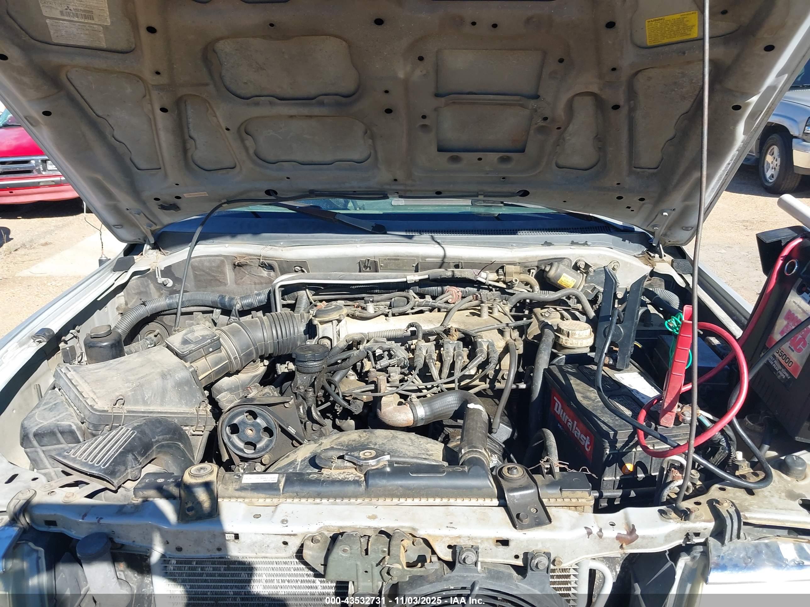 MITSUBISHI MONTERO image 10
