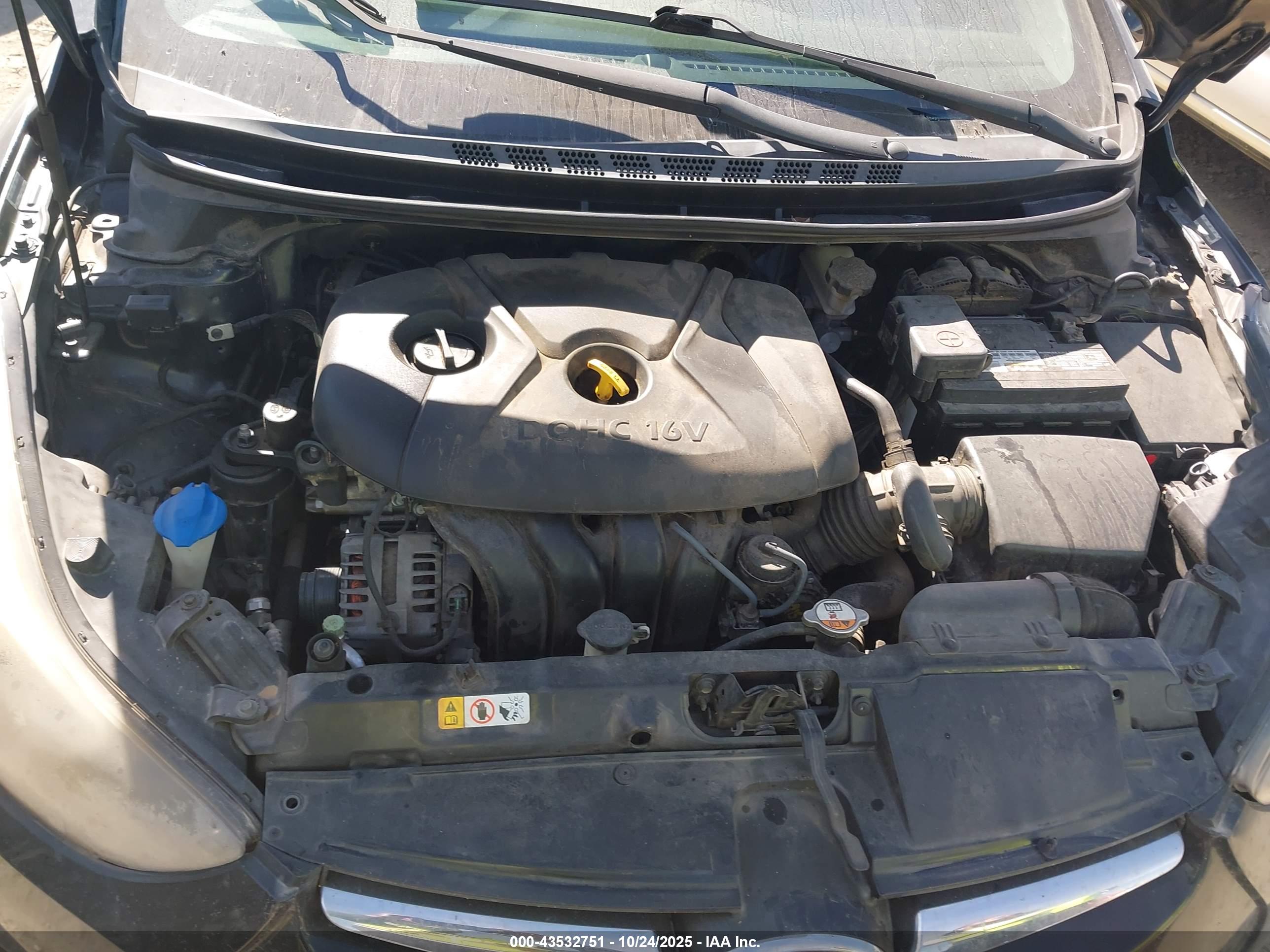 HYUNDAI ELANTRA image 10