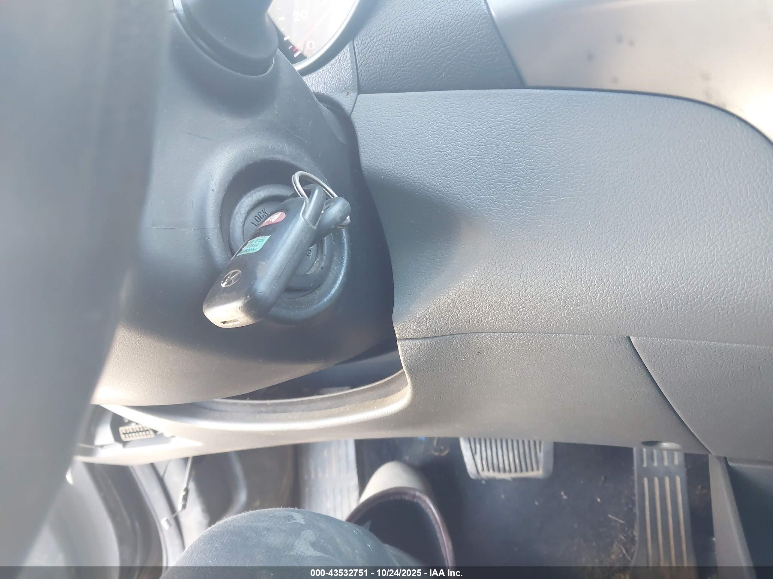 HYUNDAI ELANTRA image 11