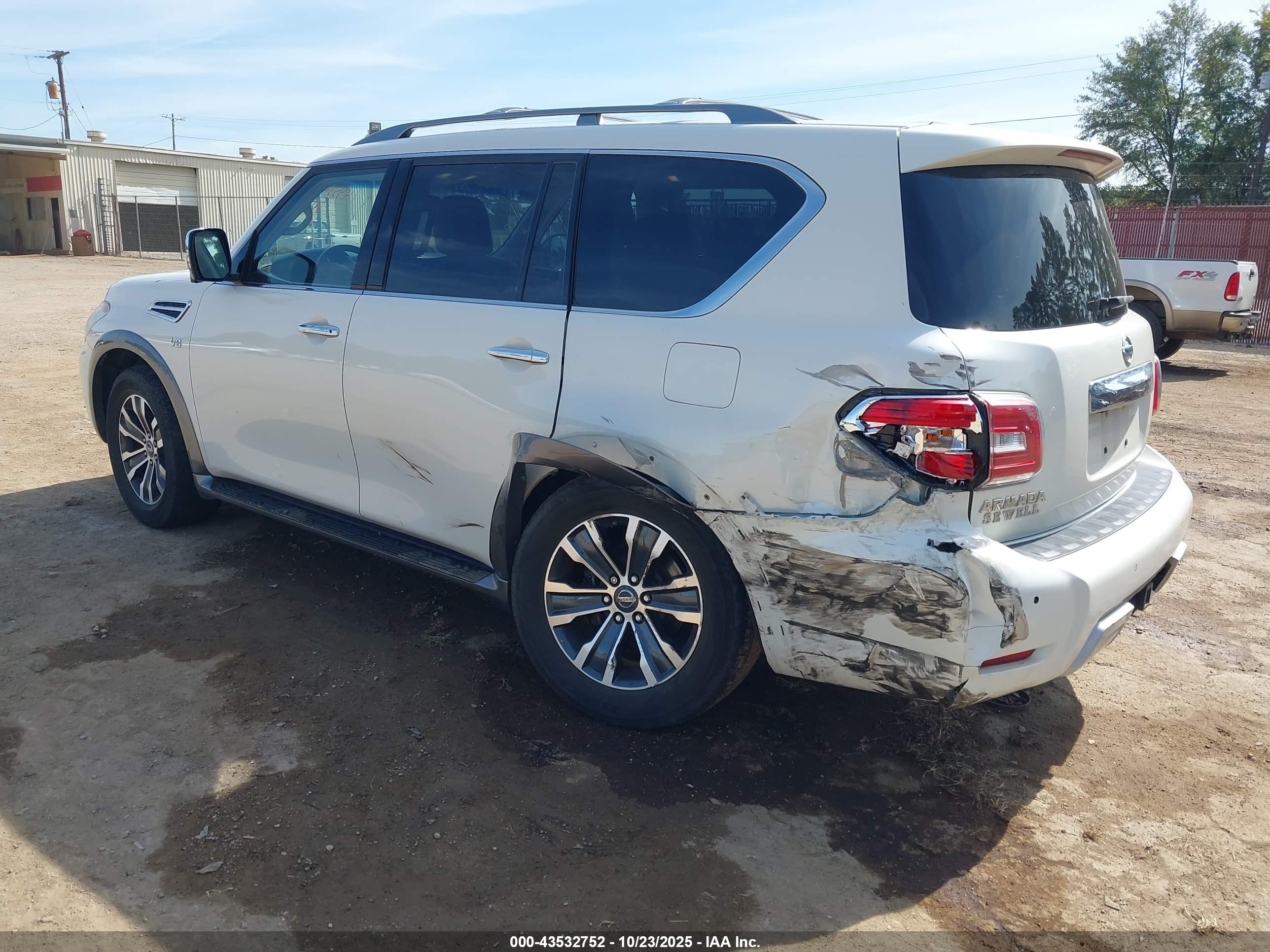 NISSAN ARMADA image 3