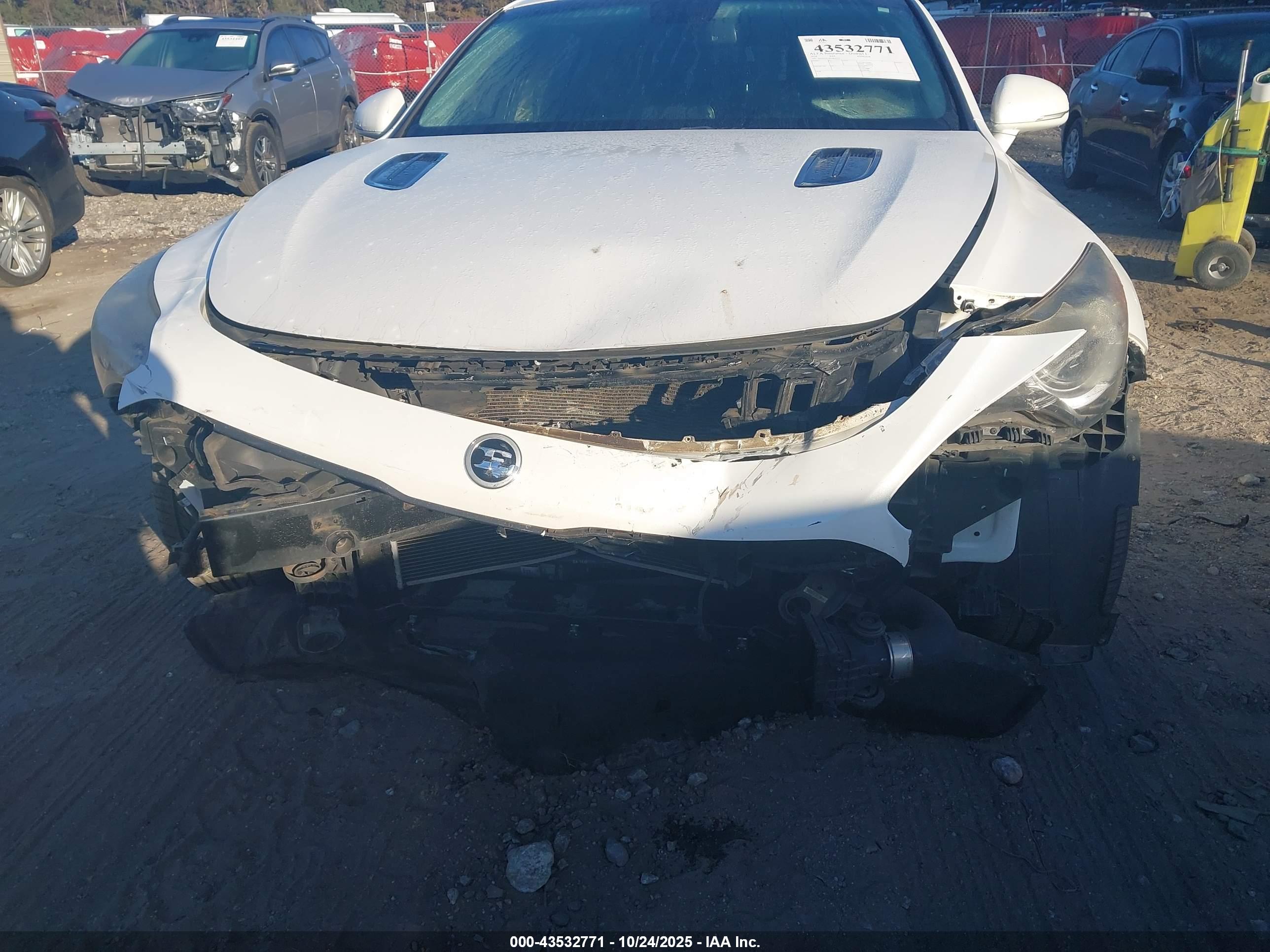 KIA STINGER image 6