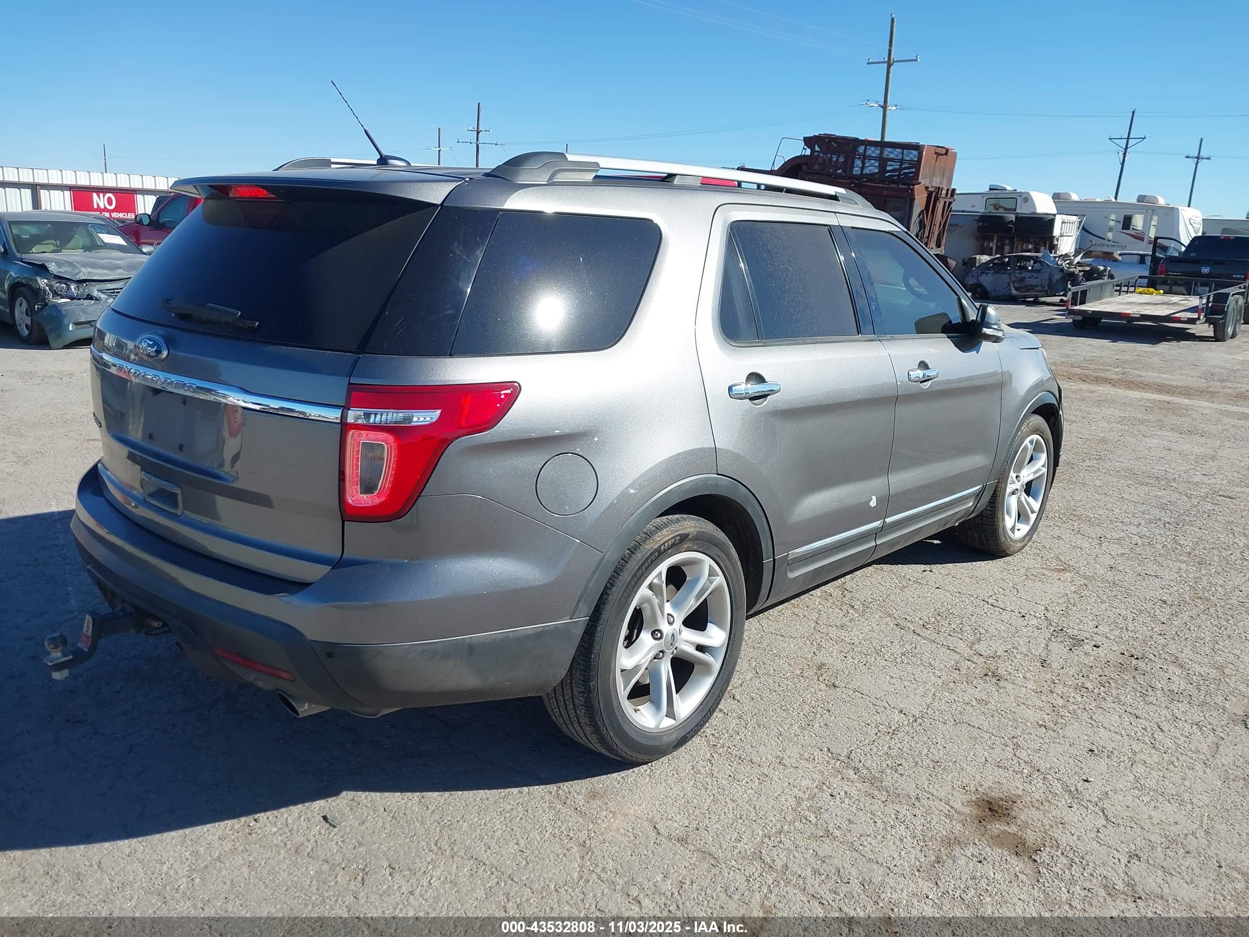 FORD EXPLORER image 4