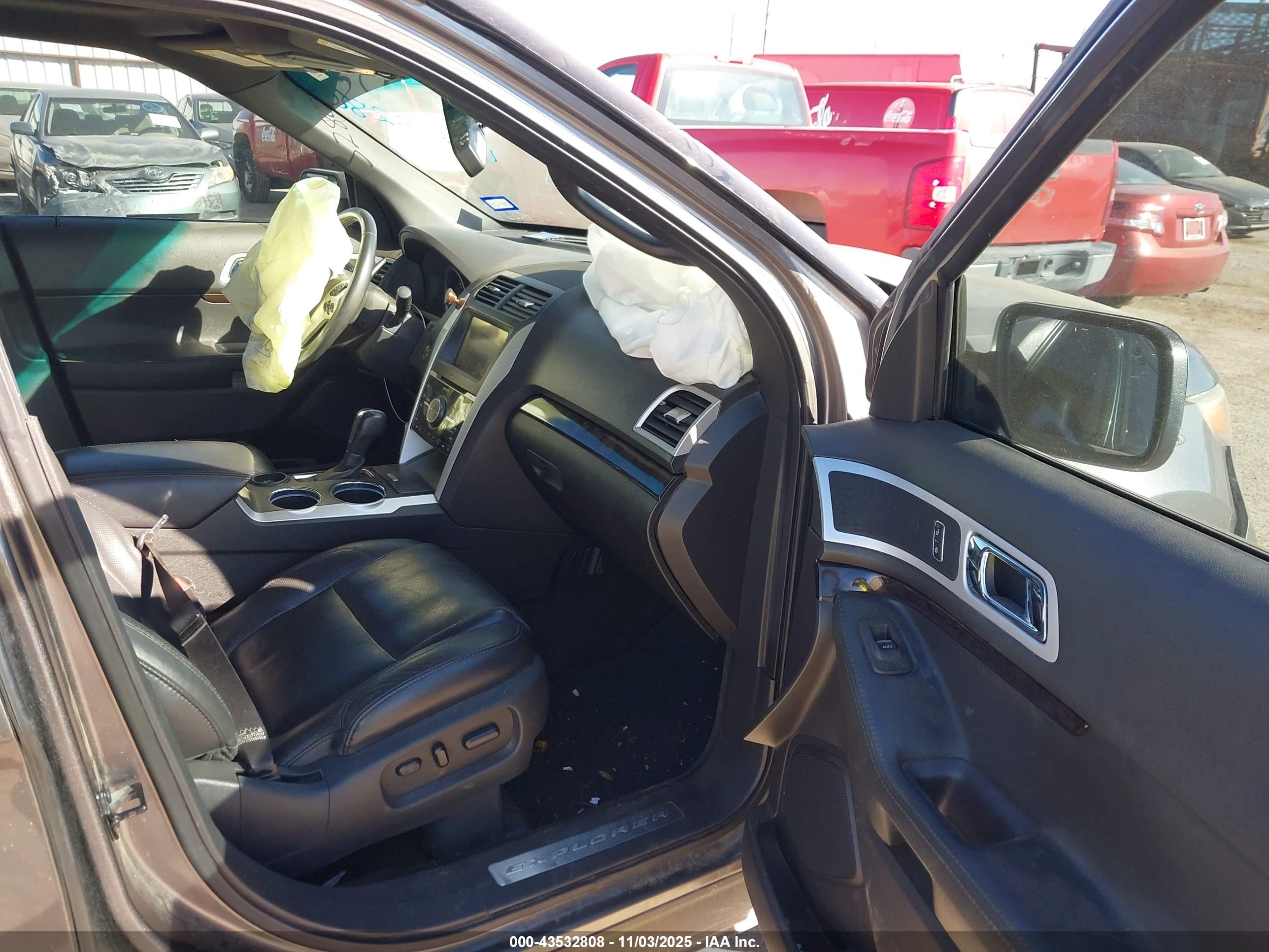 FORD EXPLORER image 5