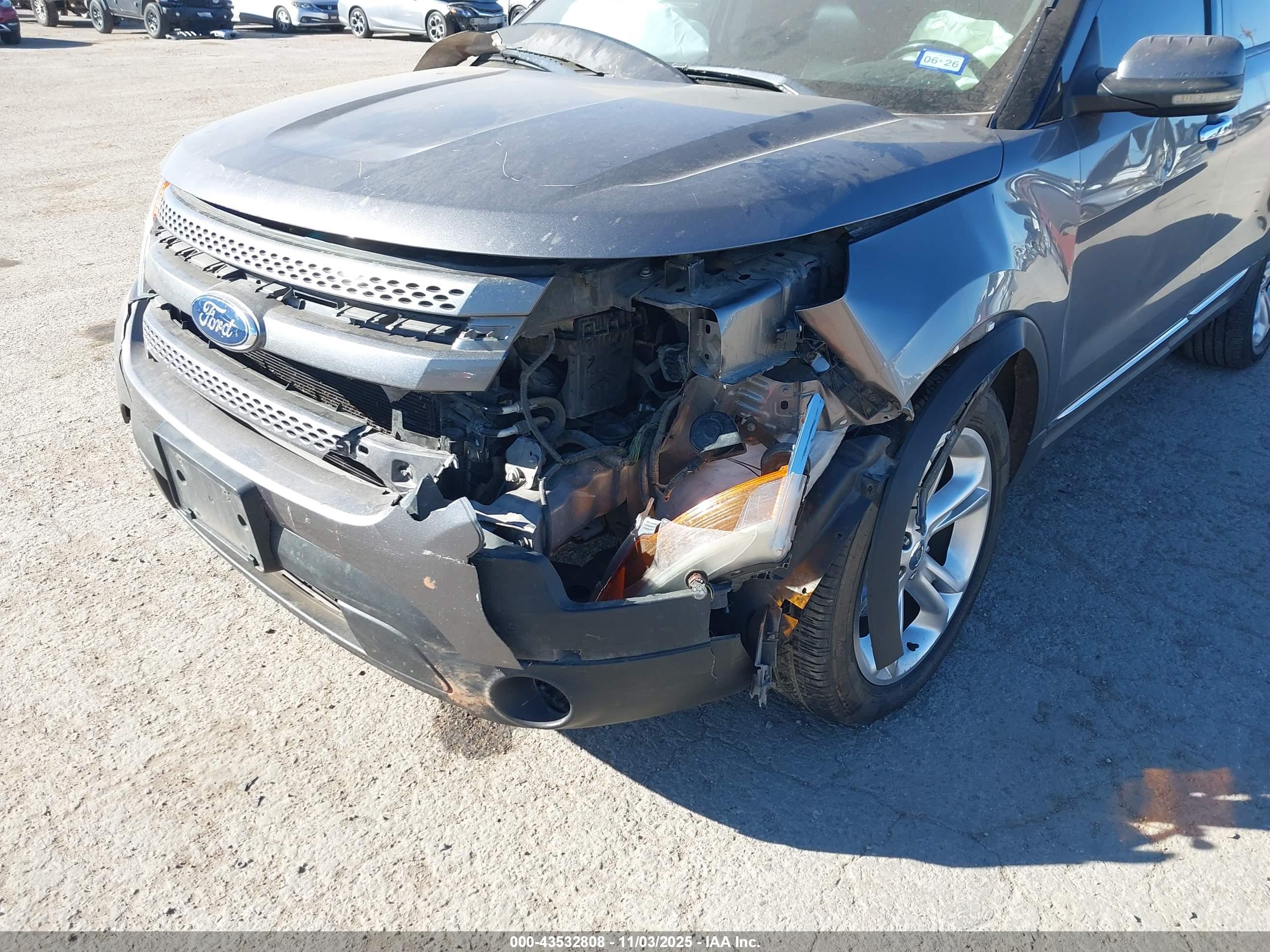 FORD EXPLORER image 6