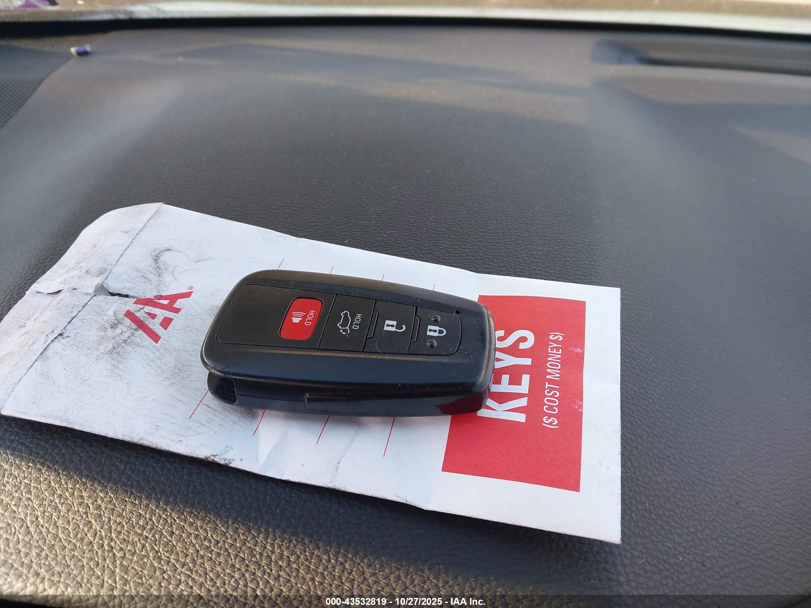 TOYOTA RAV4 image 11