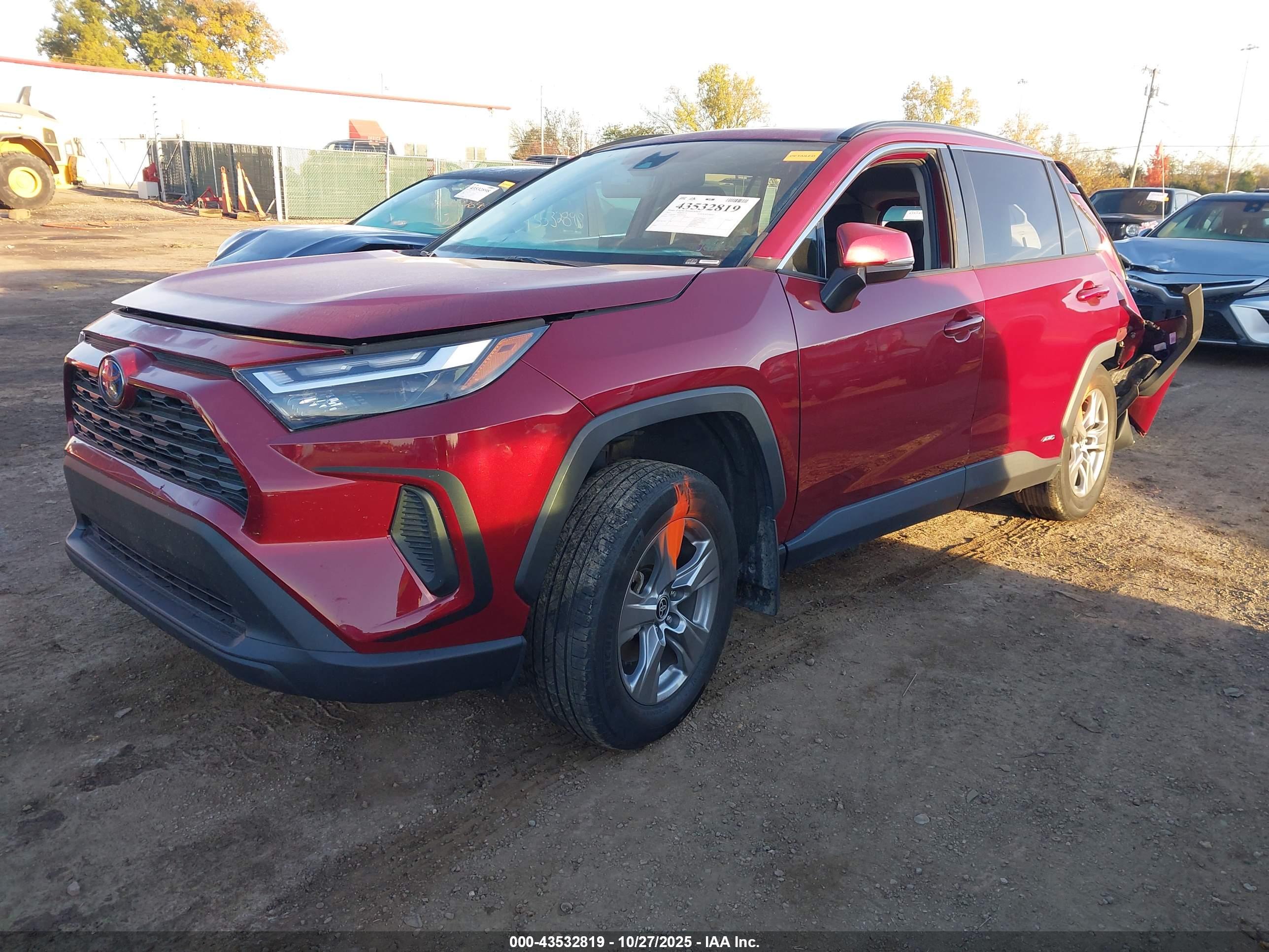 TOYOTA RAV4 image 2
