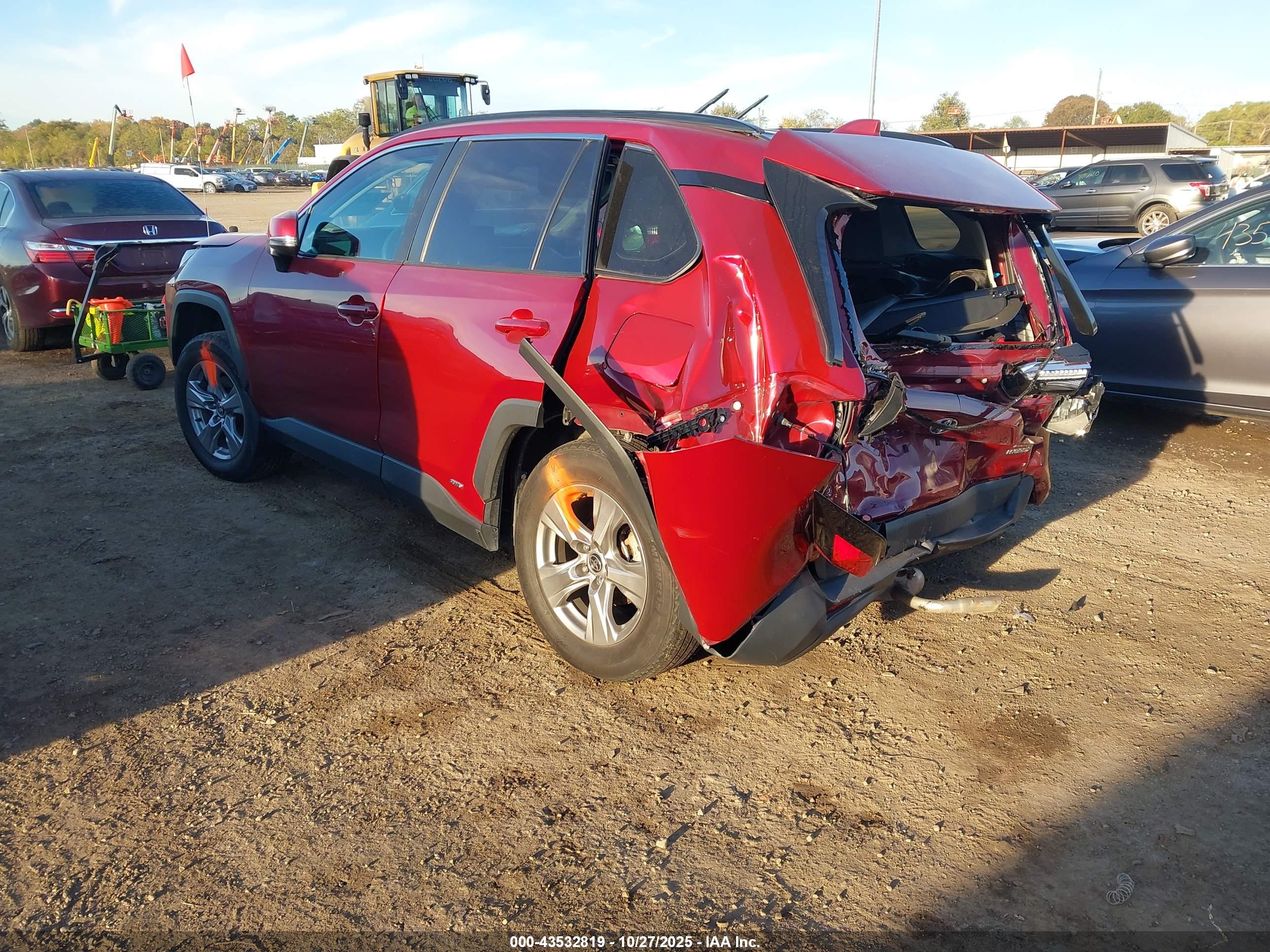 TOYOTA RAV4 image 3